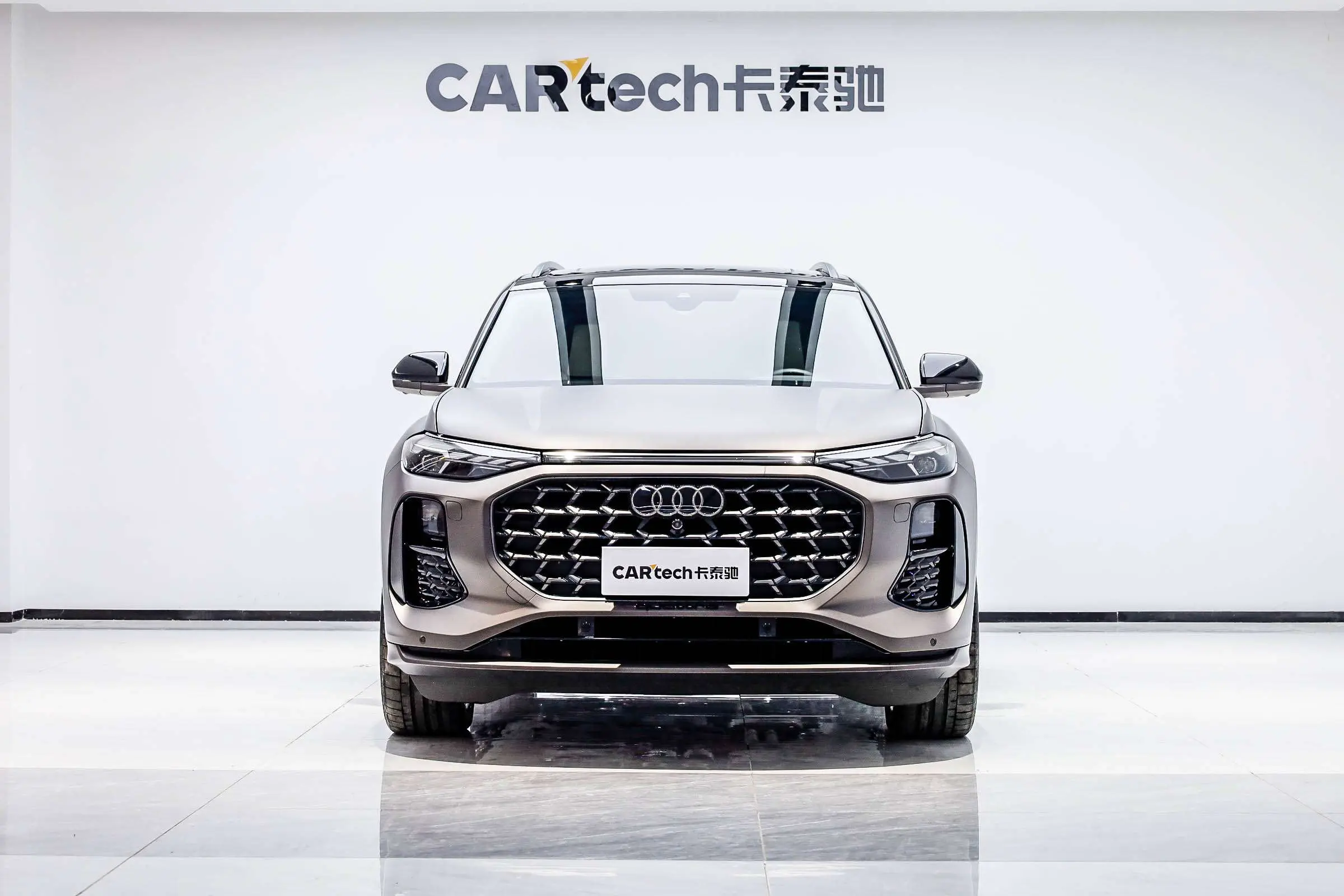 Audi Q6  из Китая