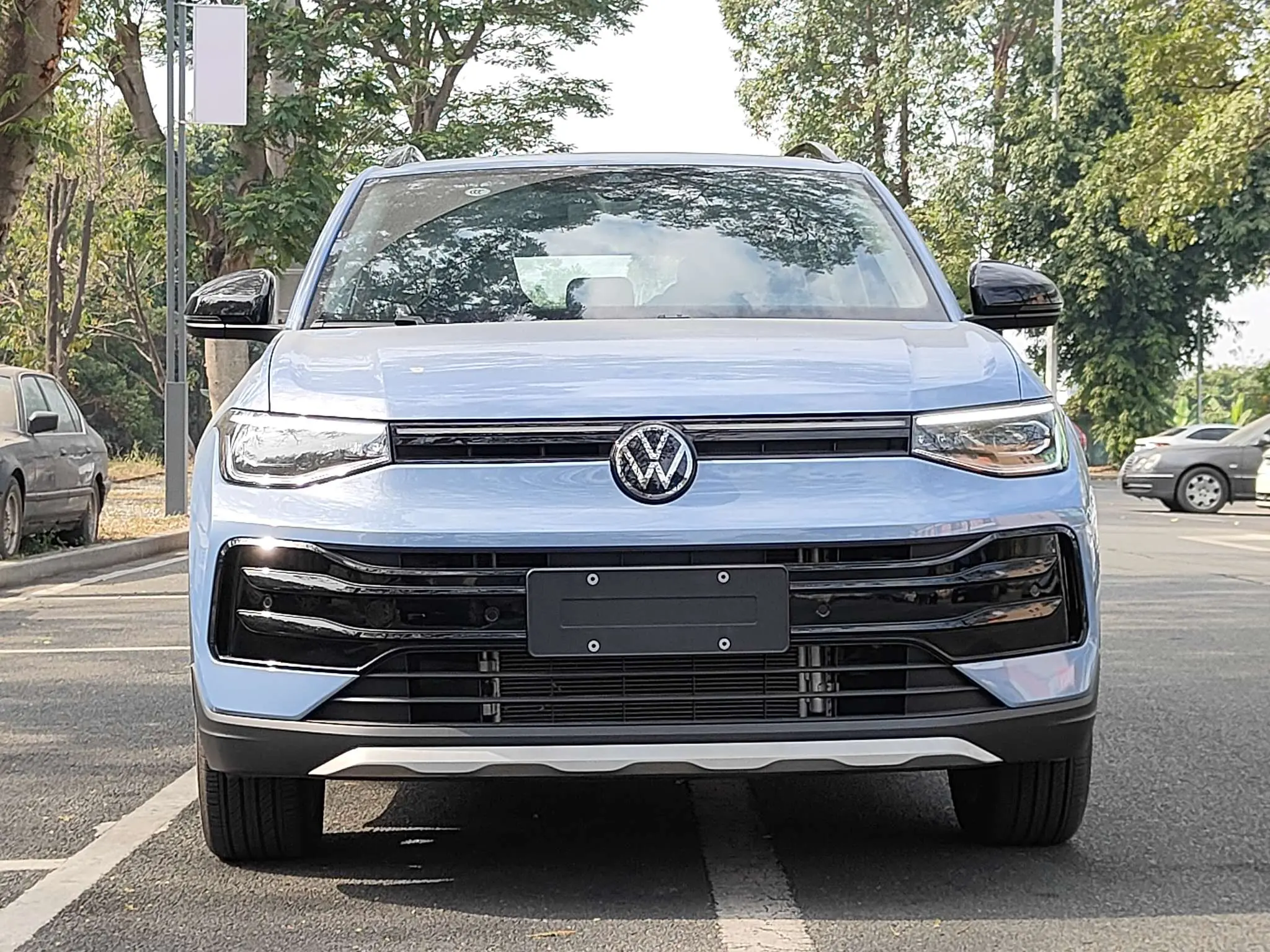 Volkswagen Tharu  из Китая