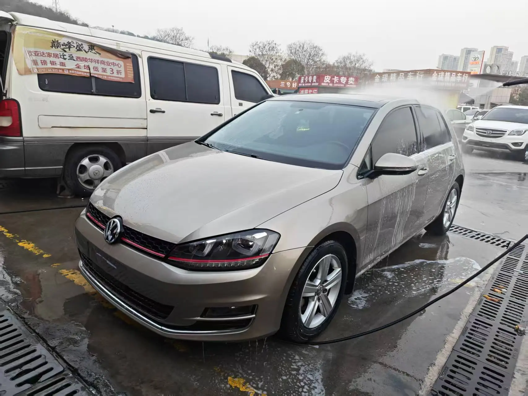 Volkswagen Golf  из Китая