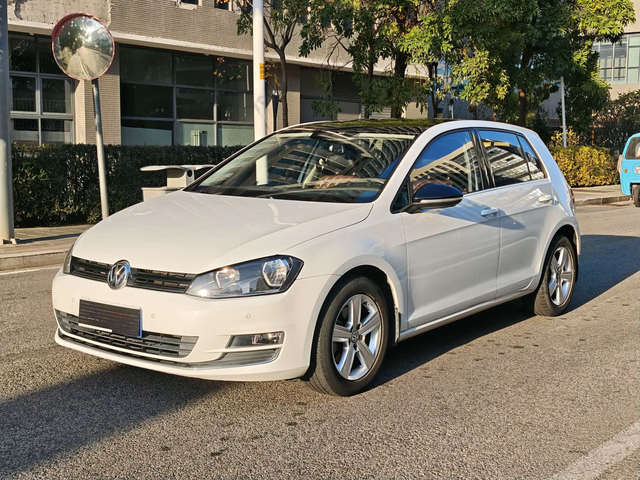 Volkswagen Golf  из Китая