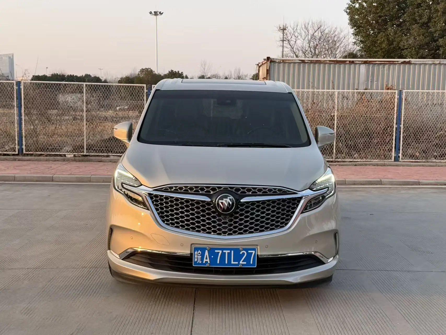 Buick GL8  из Китая