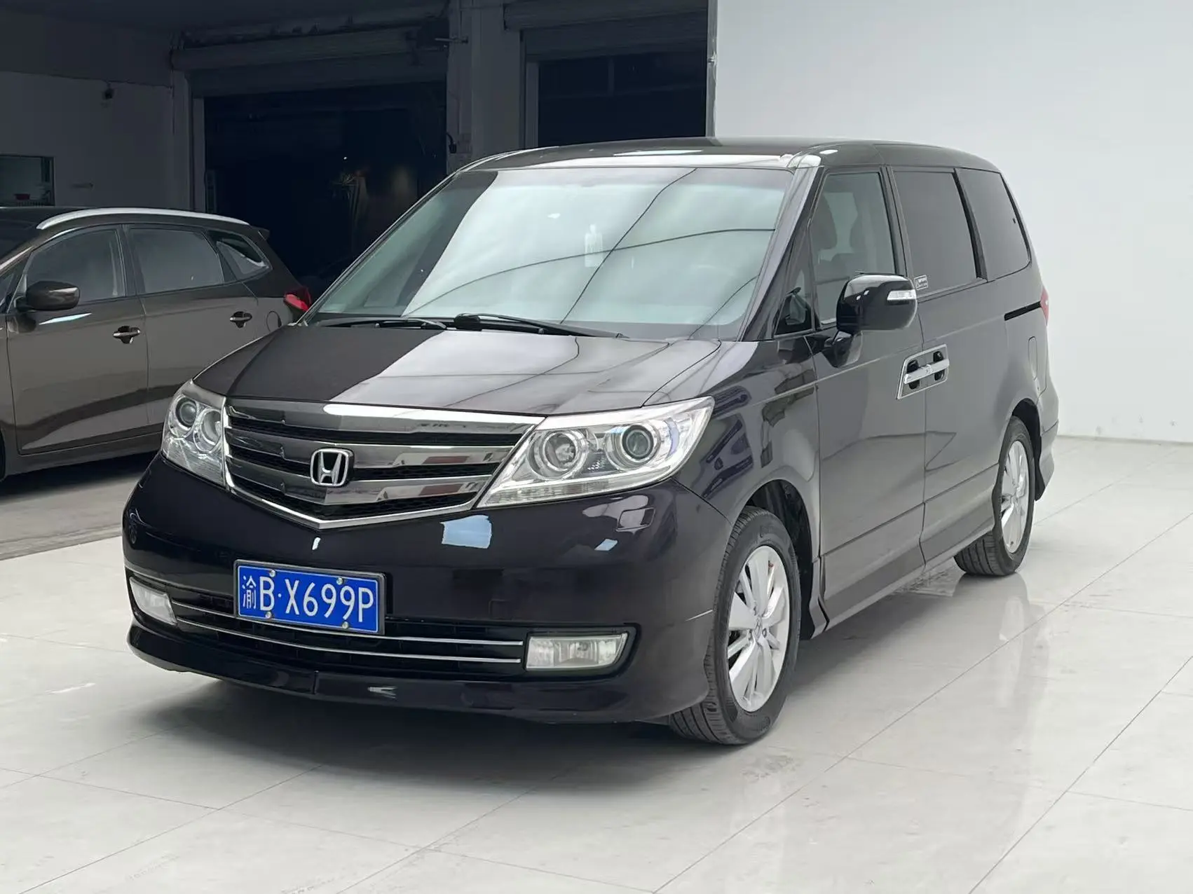 Honda Elysion (Alison)  из Китая