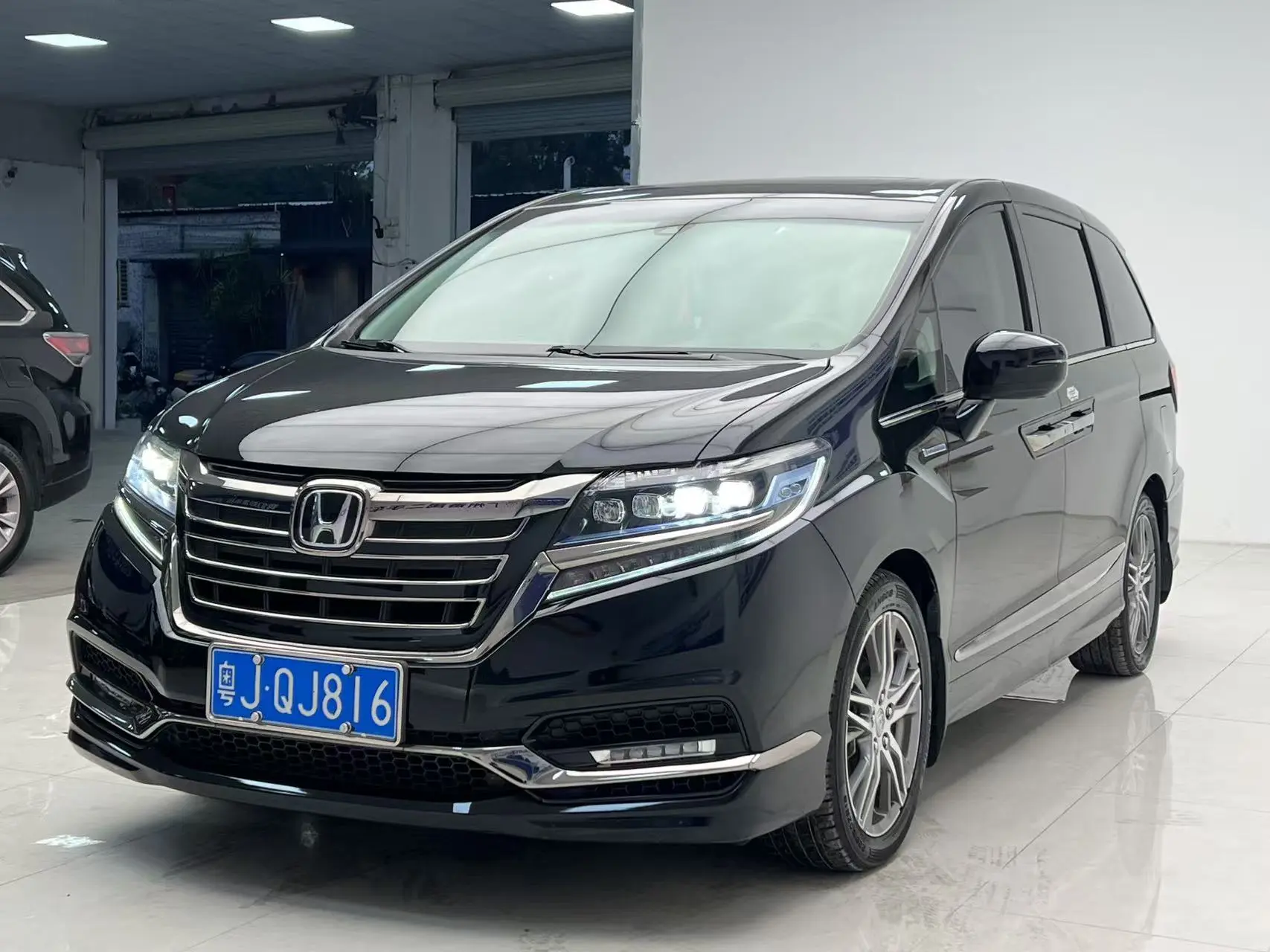 Honda Elysion (Alison)  из Китая