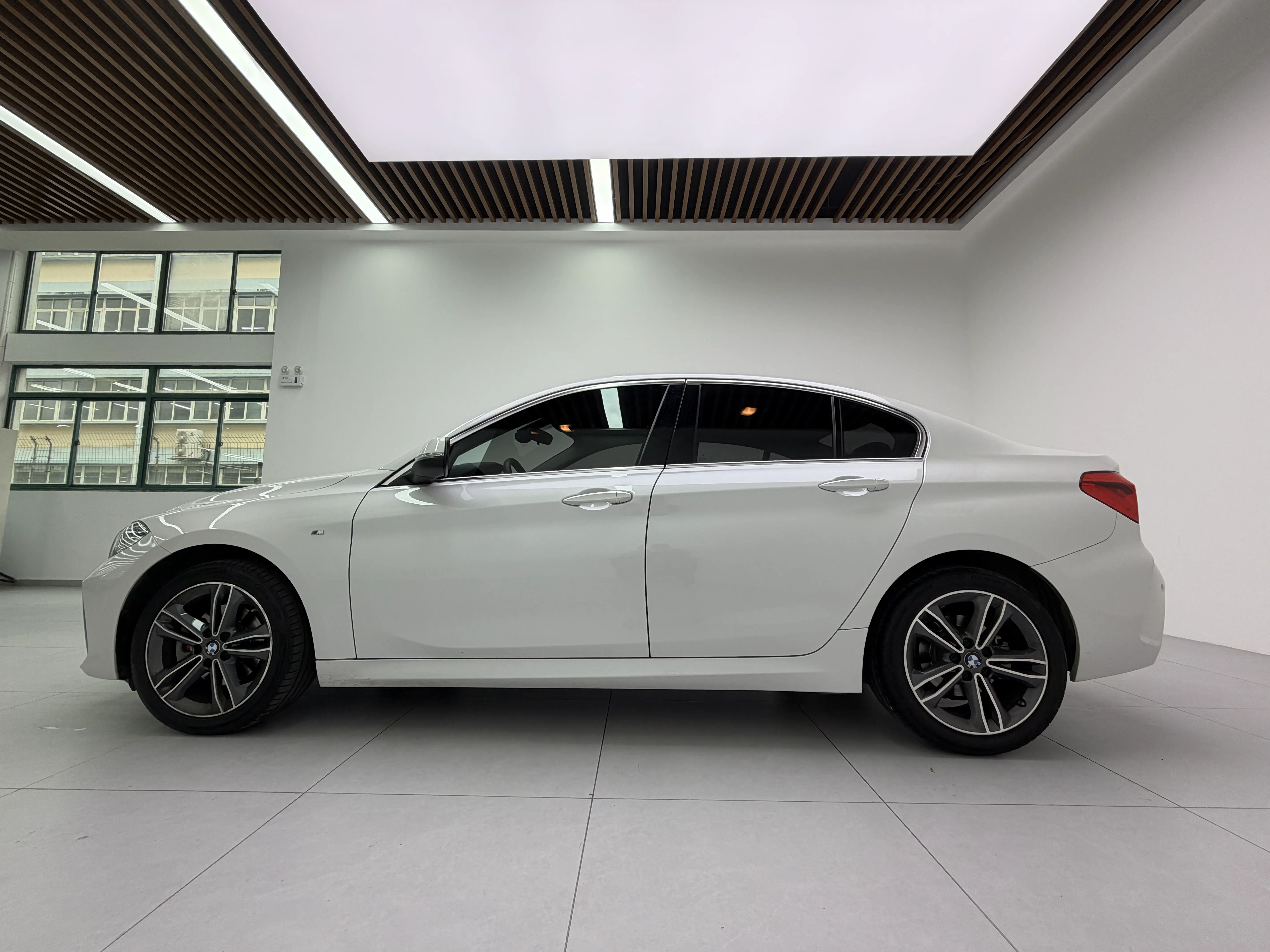 BMW 1 Series  из Китая