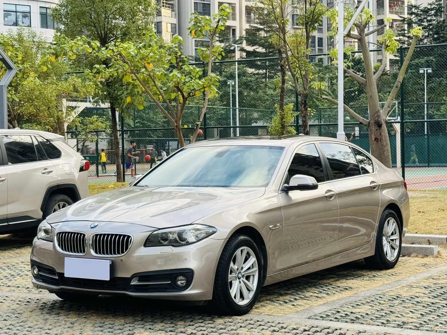 BMW 5 Series  из Китая