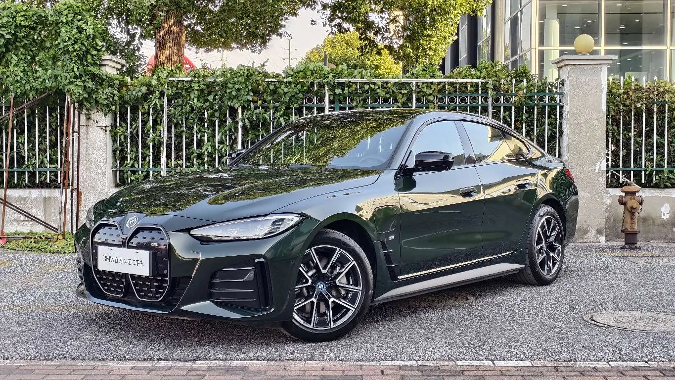 BMW i4  из Китая