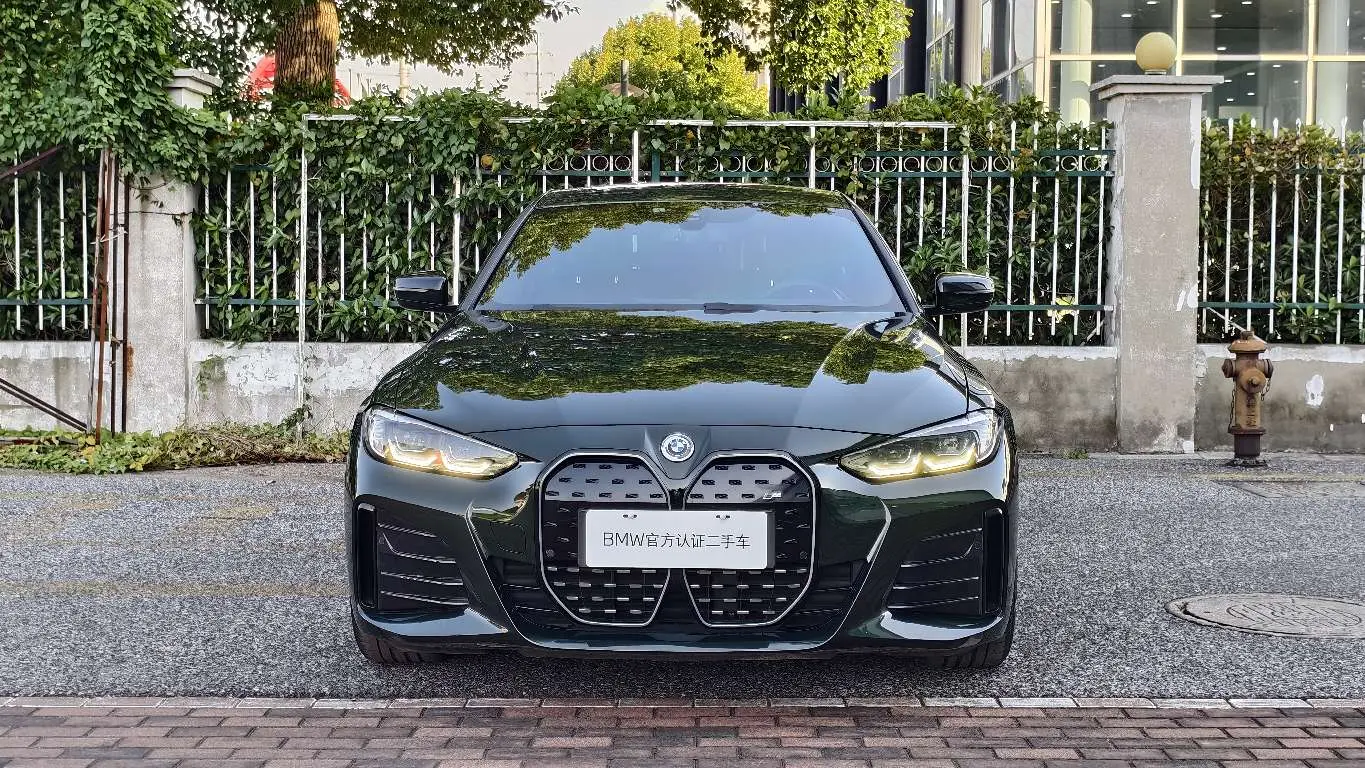 BMW i4  из Китая