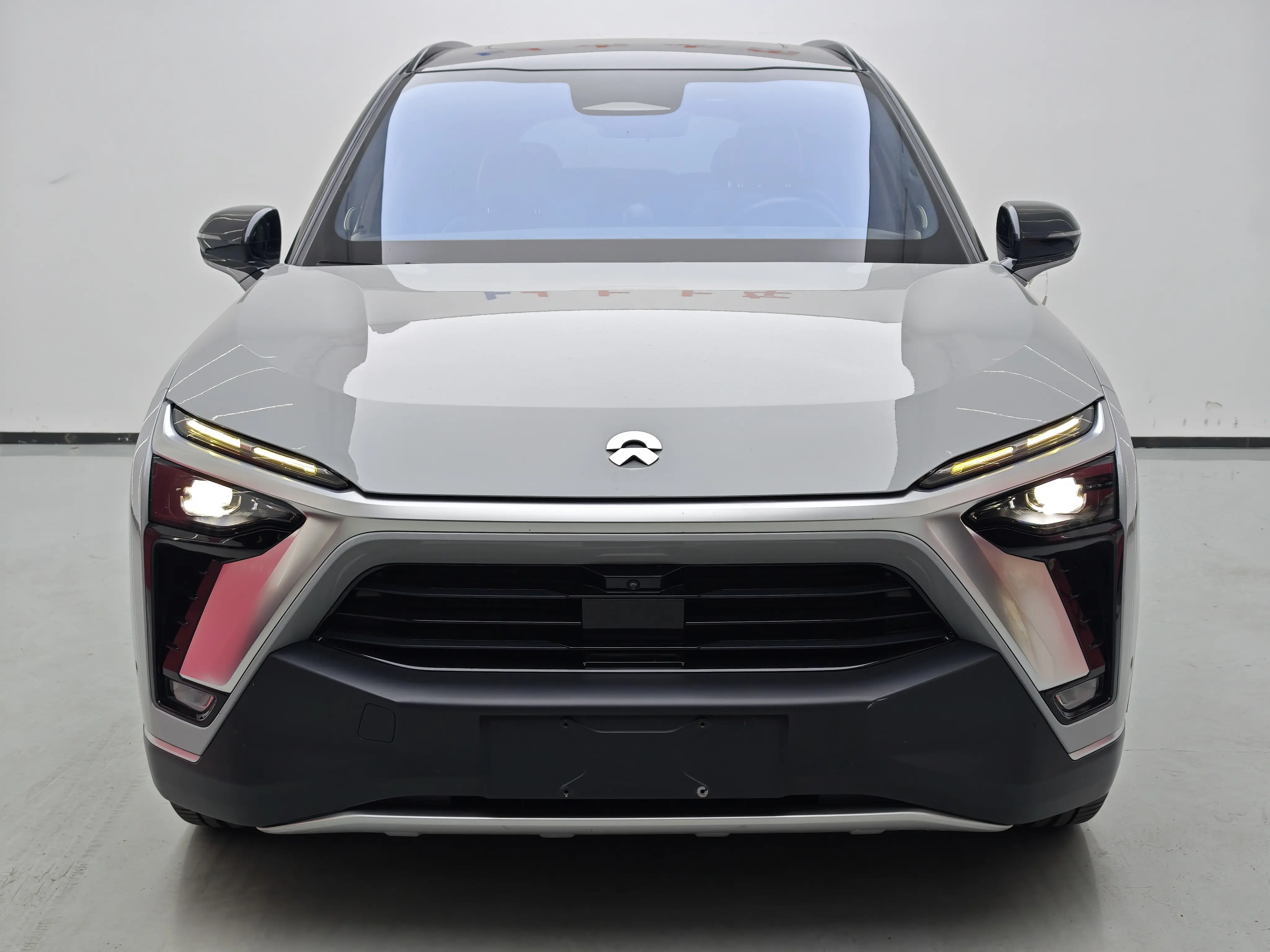 NIO ES8  из Китая