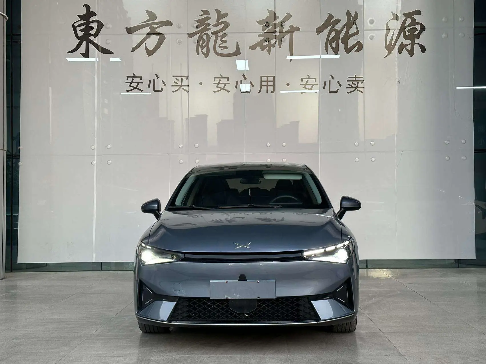 Xpeng P5  из Китая