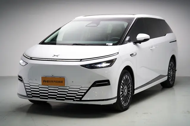 Xpeng X9  из Китая