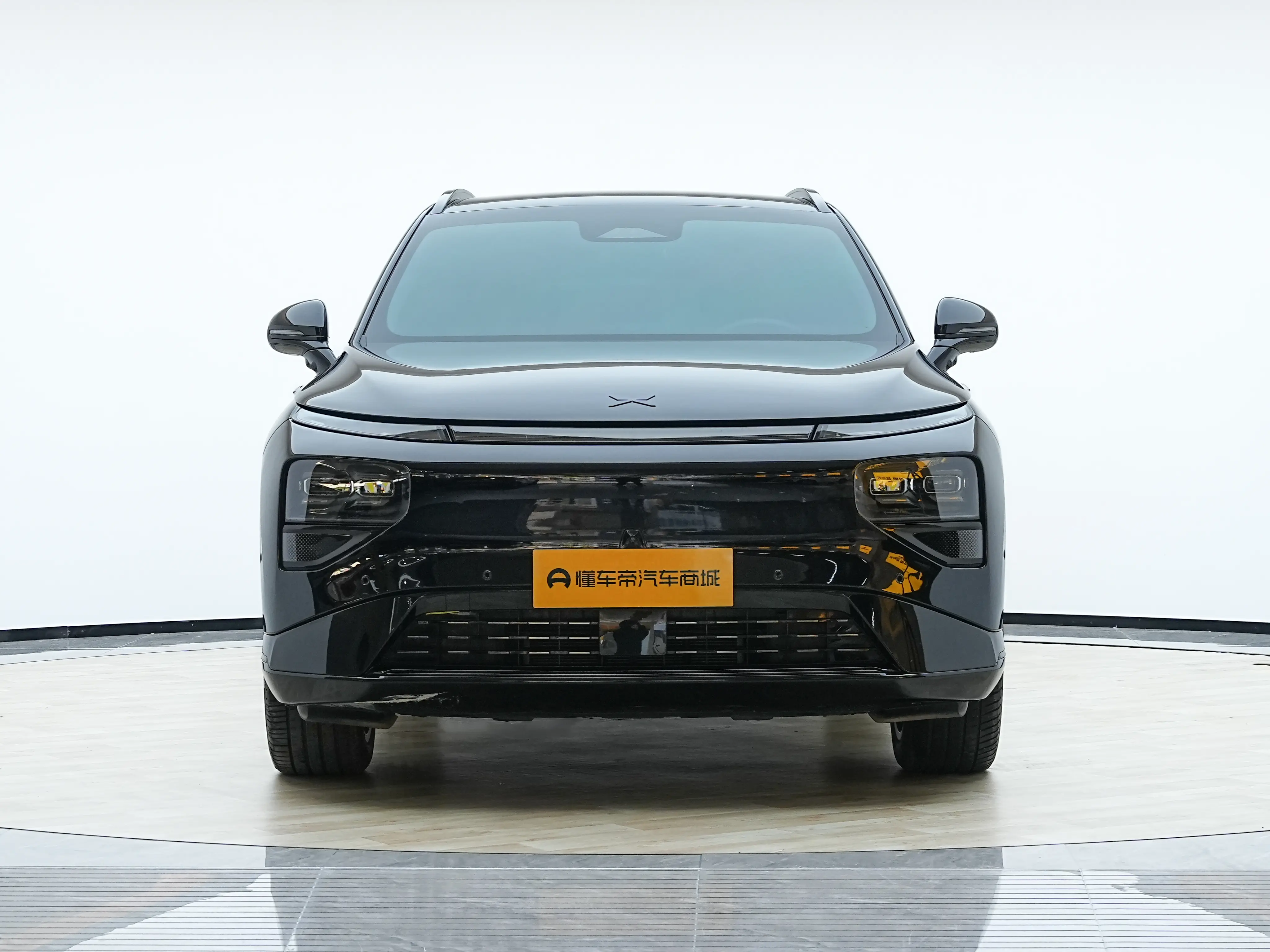 Xpeng G9  из Китая