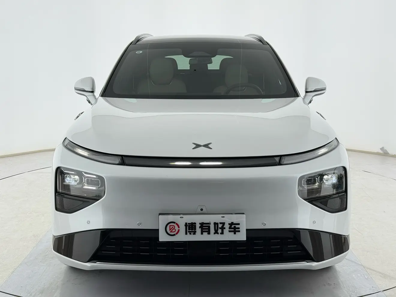 Xpeng G9  из Китая