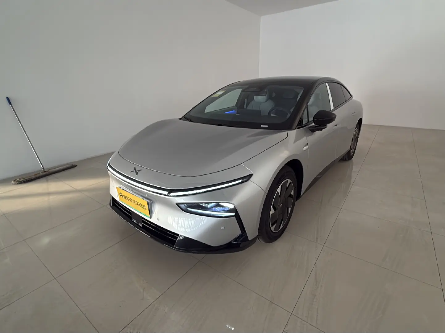 Xpeng P7+  из Китая