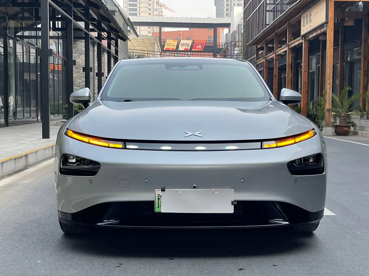 Xpeng P7  из Китая