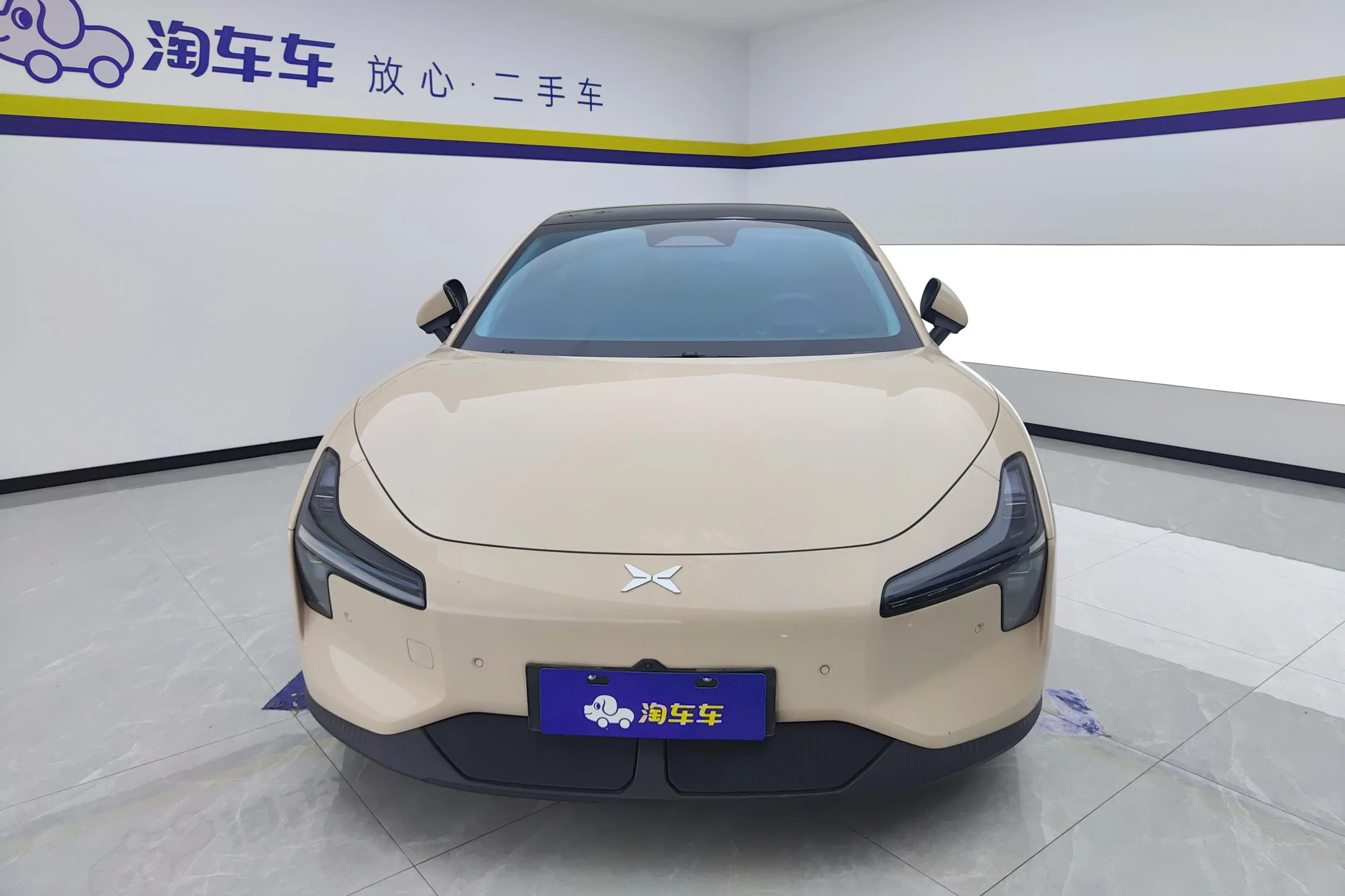 Xpeng Xiaopeng MONA M03  из Китая