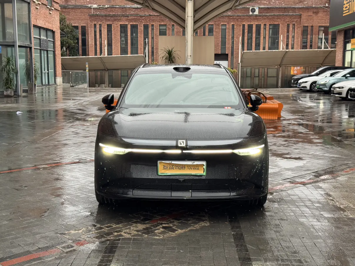 ZEEKR 7X  из Китая