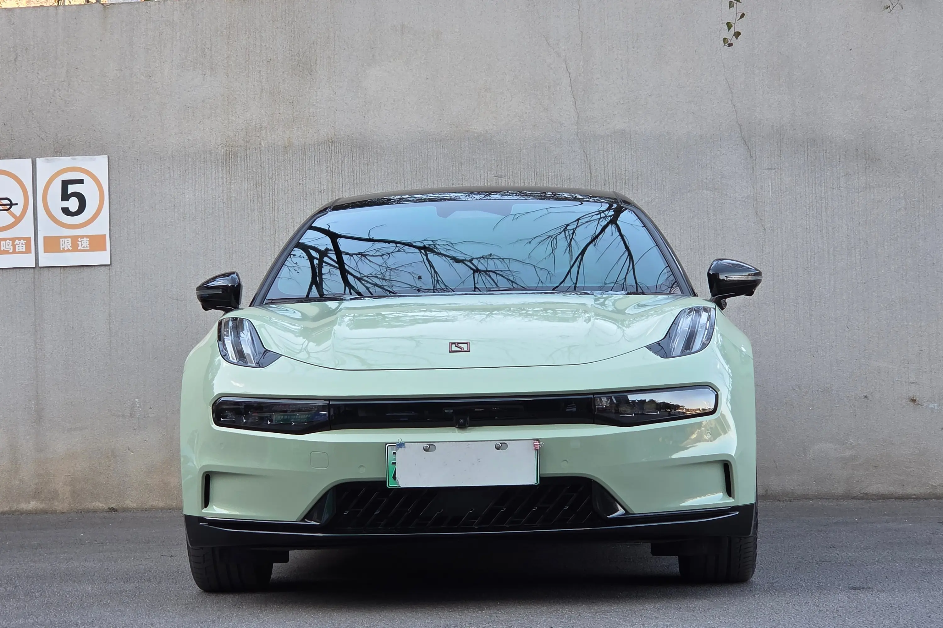 ZEEKR 001  из Китая