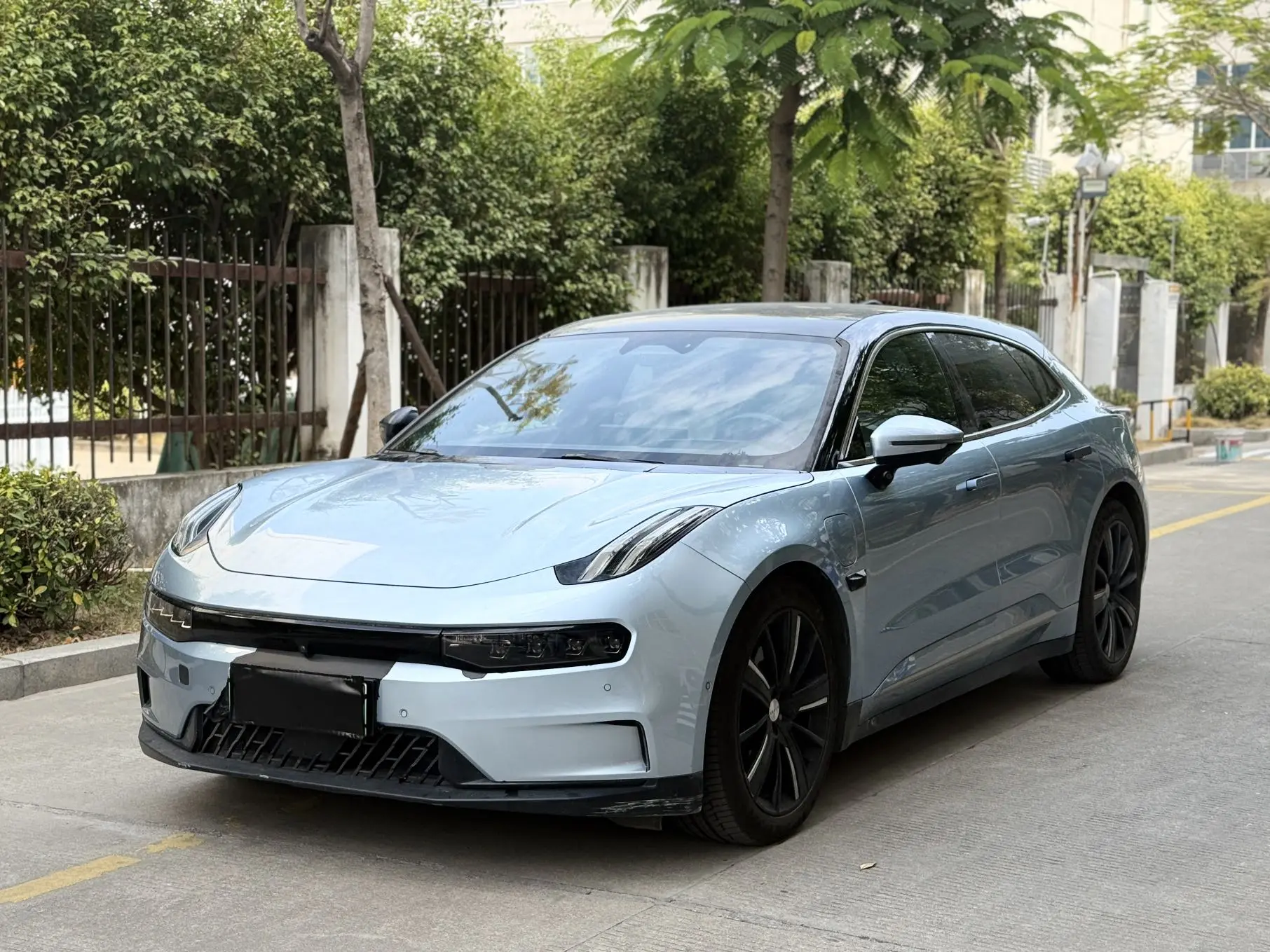 ZEEKR 001  из Китая