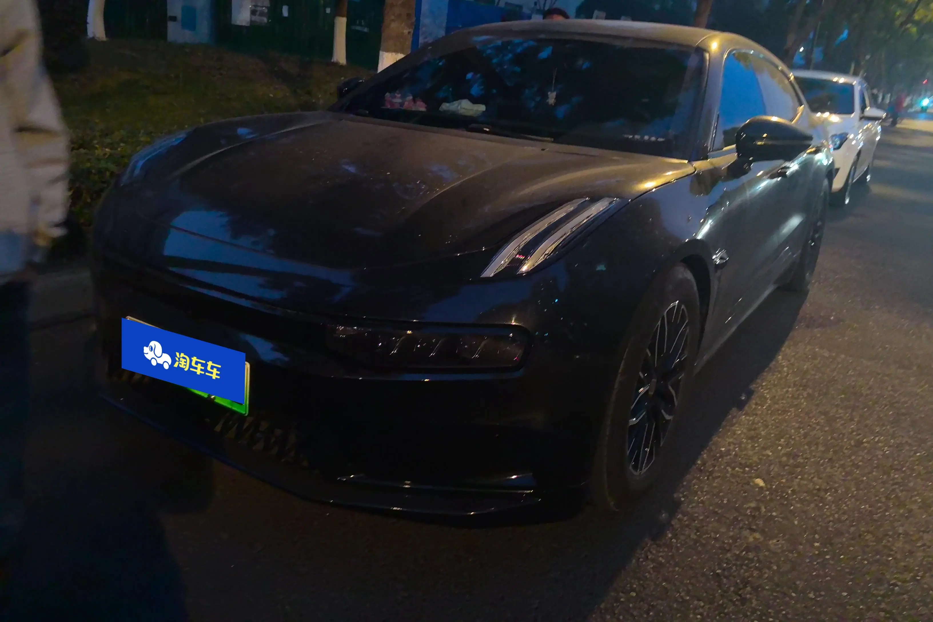 ZEEKR 001  из Китая