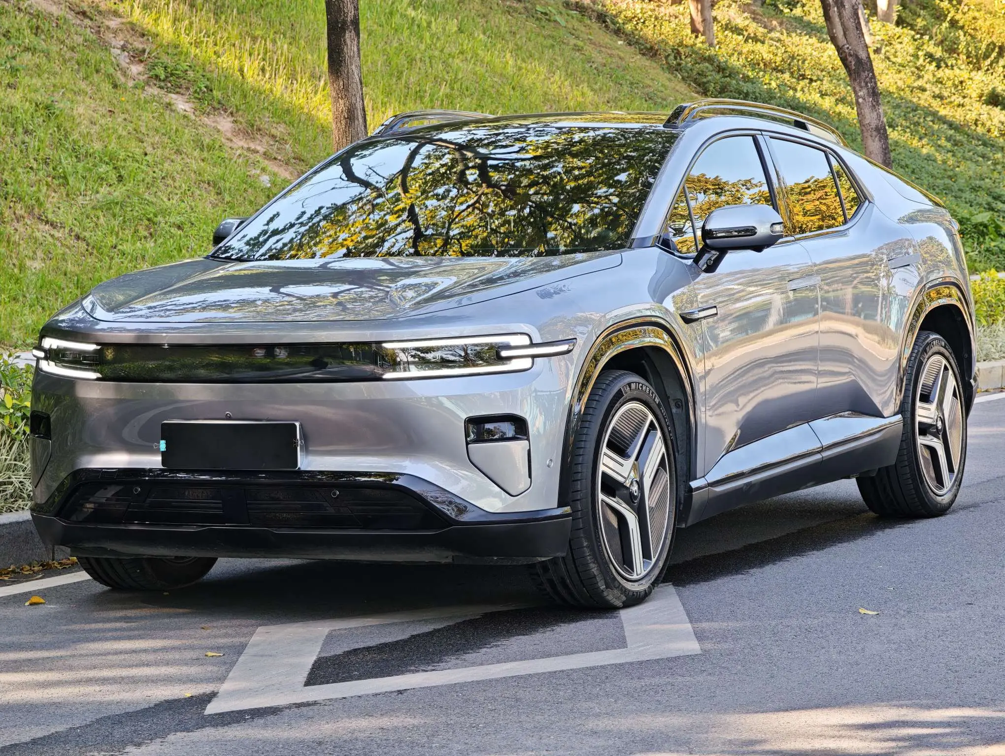 Changan Qiyuan E07  из Китая