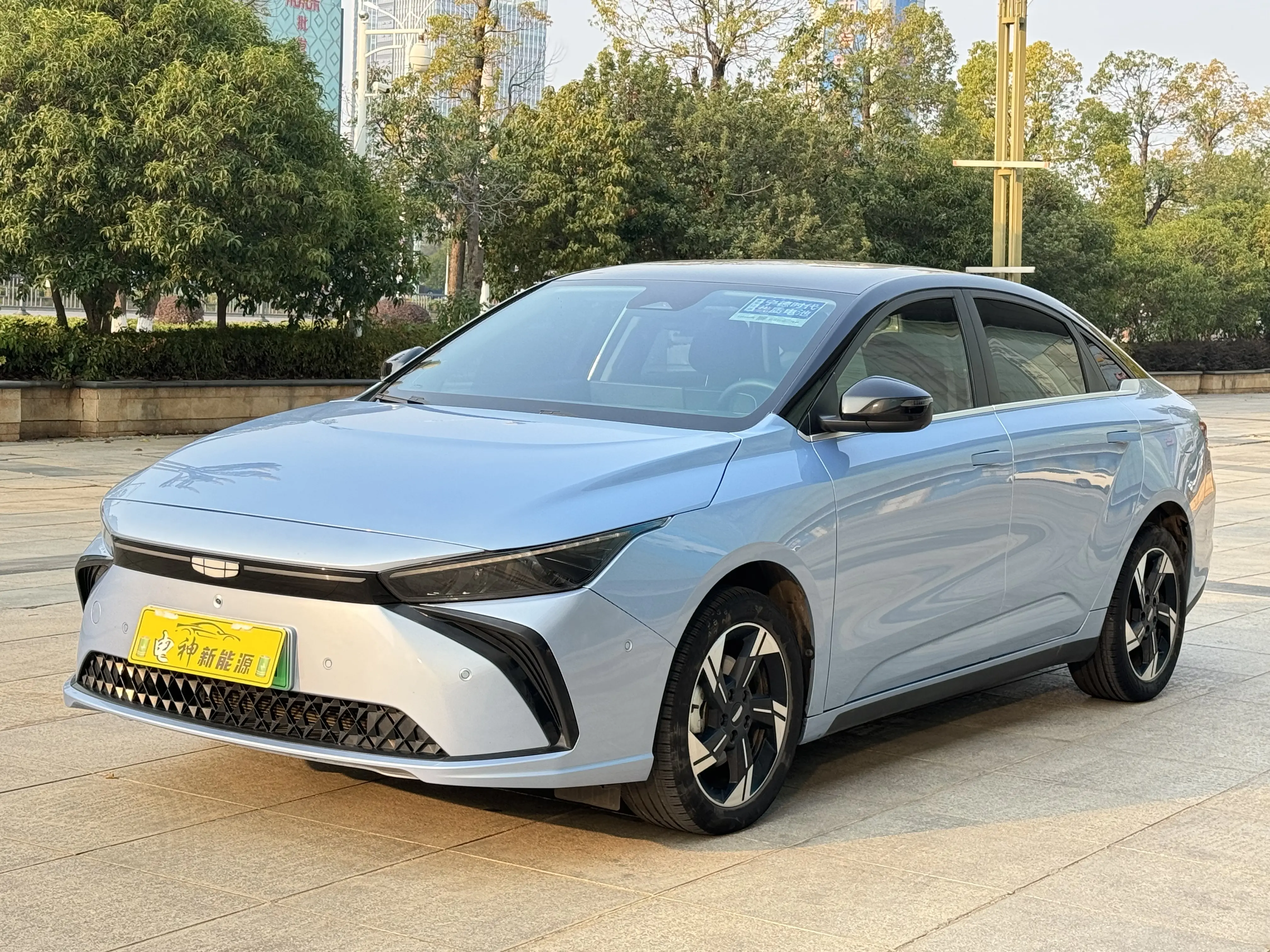 Geely Geometry G6  из Китая