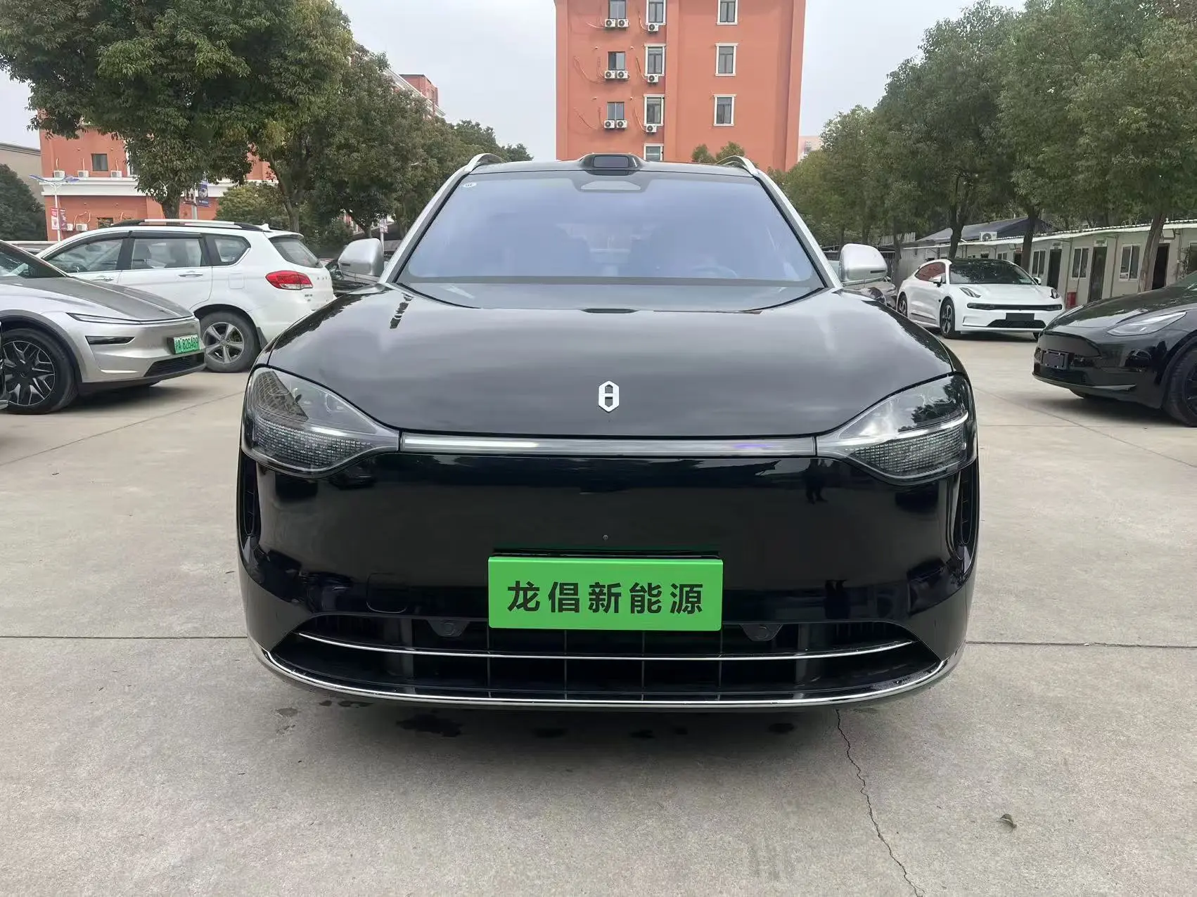 AITO M9 (Wenjie M9)  из Китая