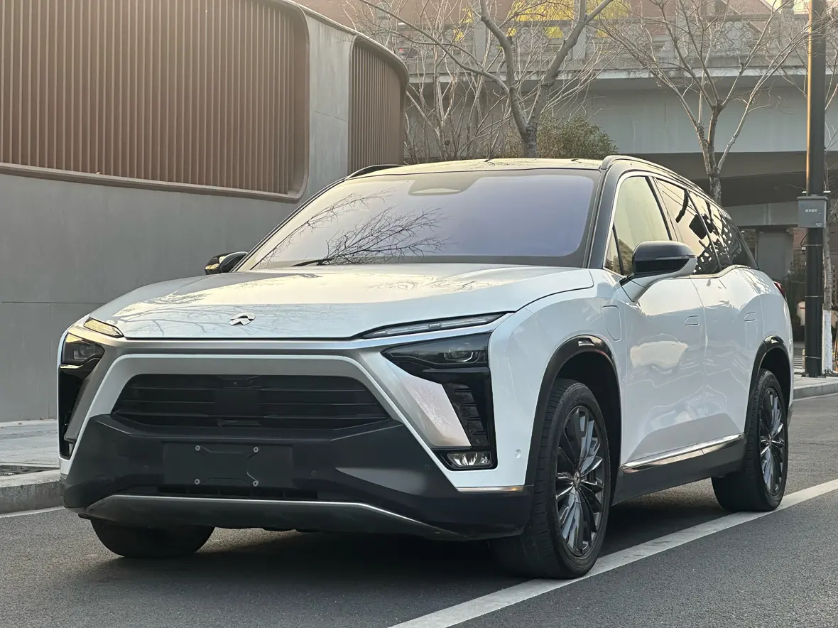 NIO ES8  из Китая