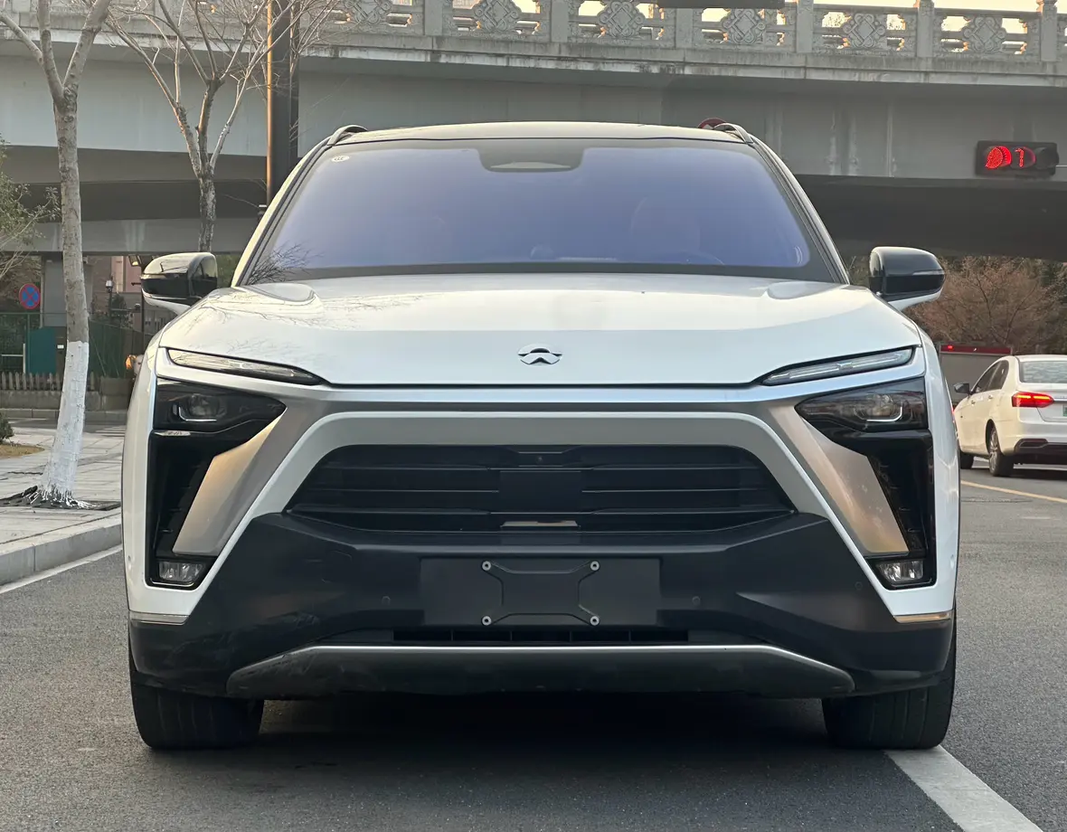 NIO ES8  из Китая
