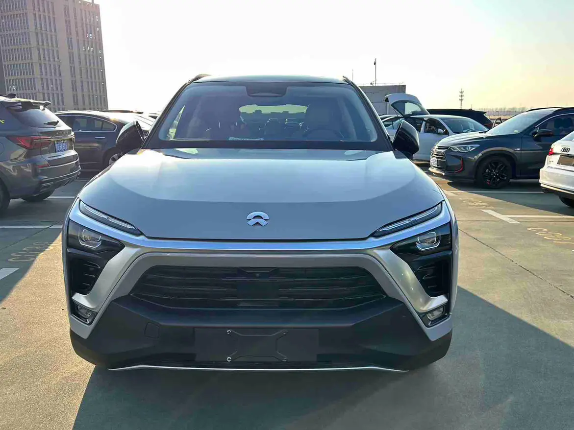 NIO ES8  из Китая