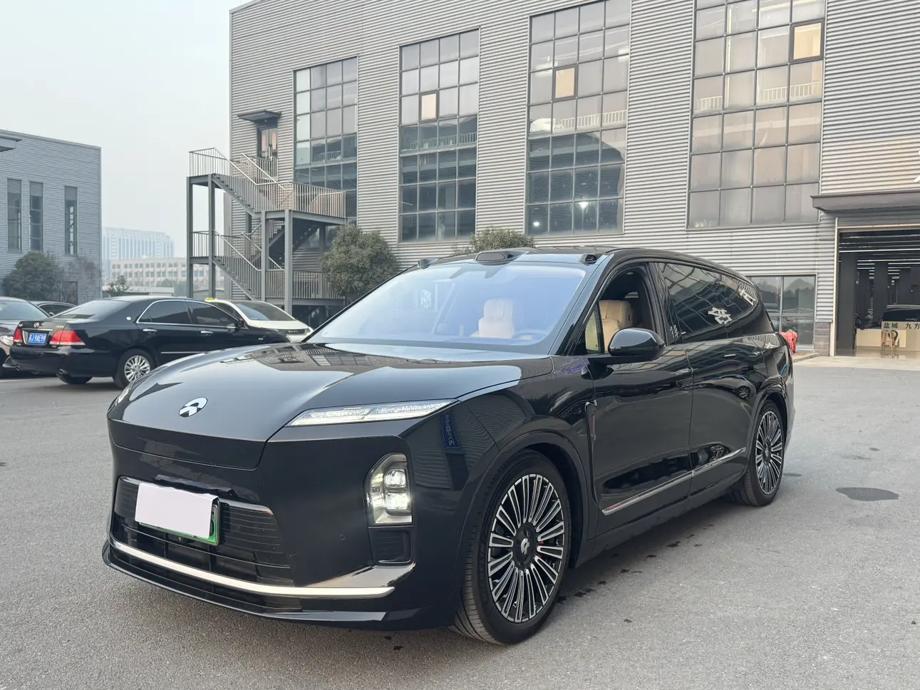 NIO ES8  из Китая