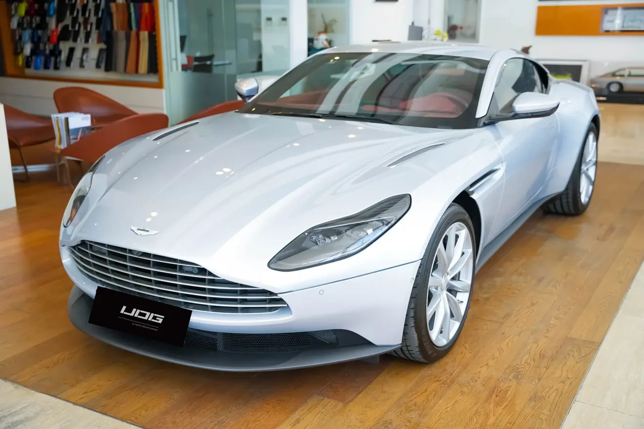 Aston Martin DB11  из Китая