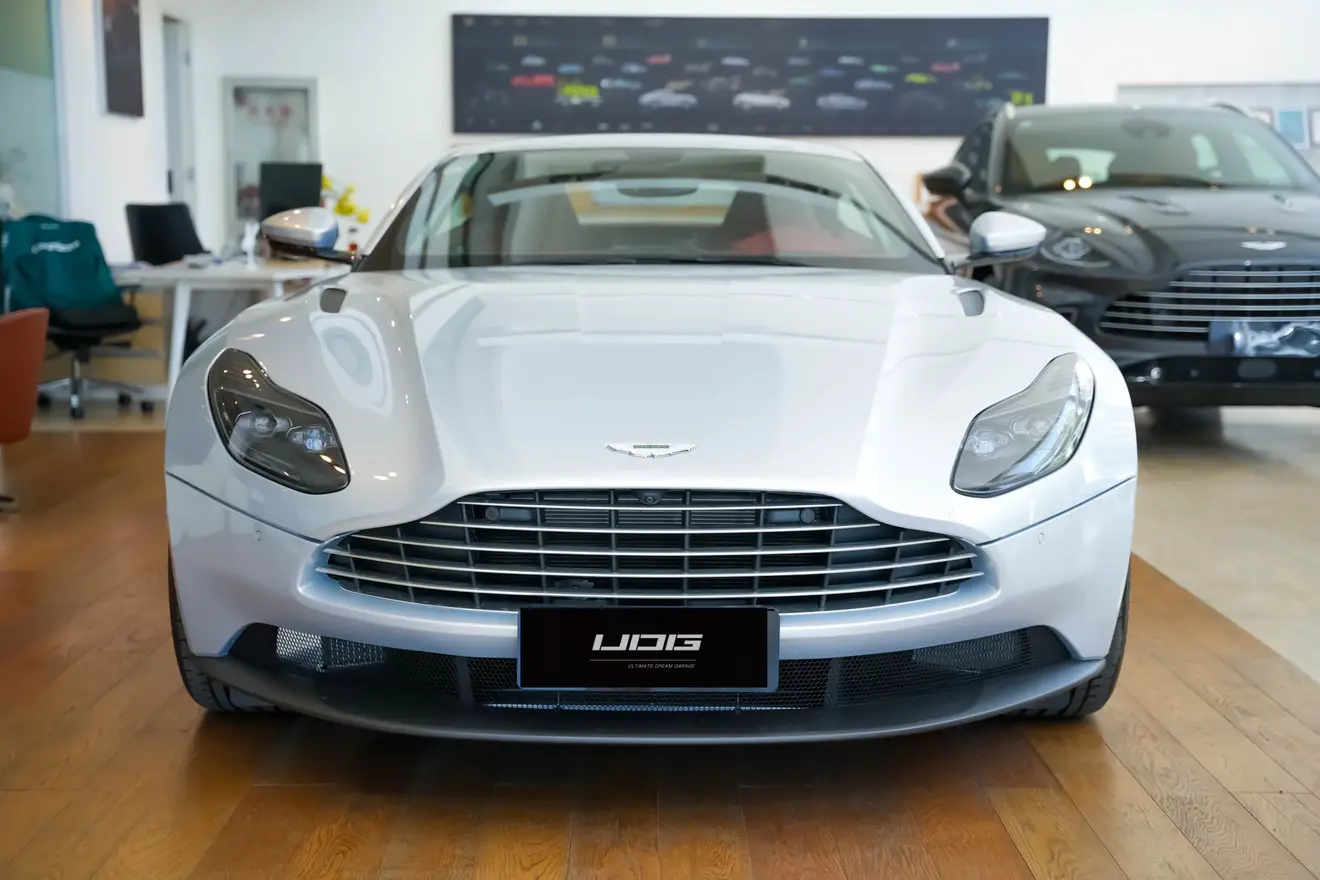 Aston Martin DB11  из Китая