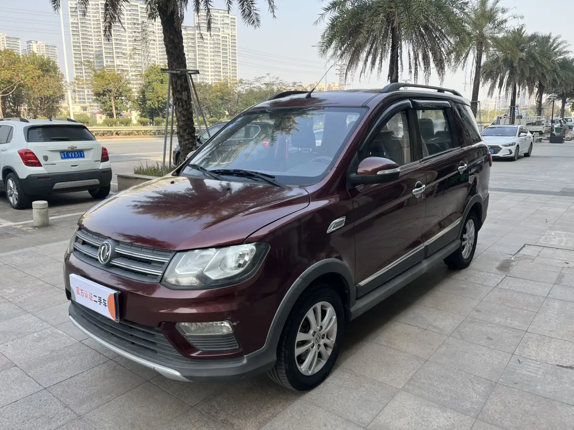 Dongfeng Fengon 370  из Китая