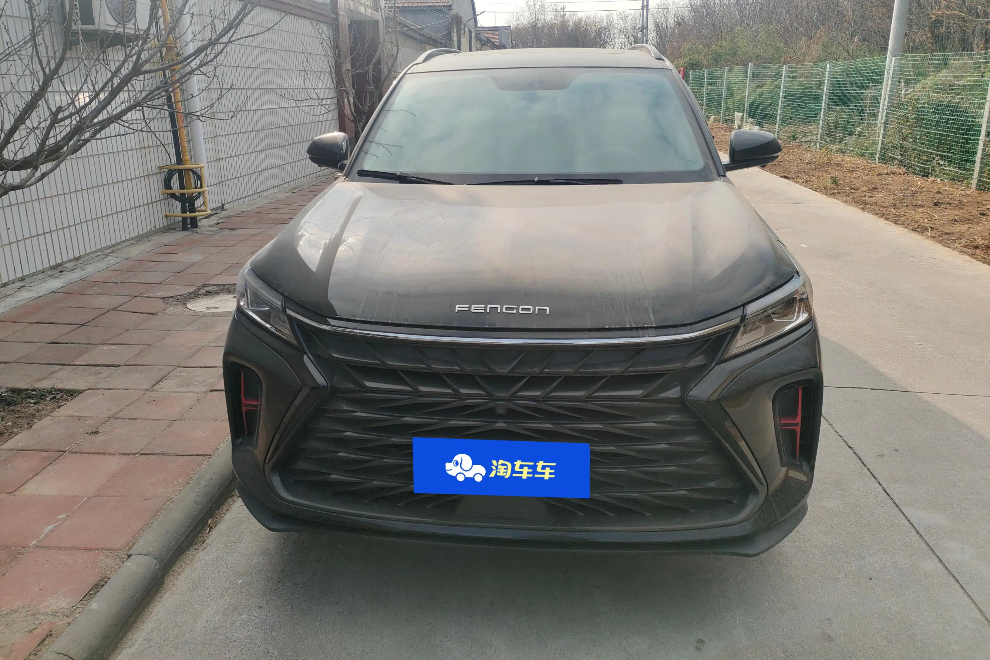 Dongfeng Fengon 580  из Китая