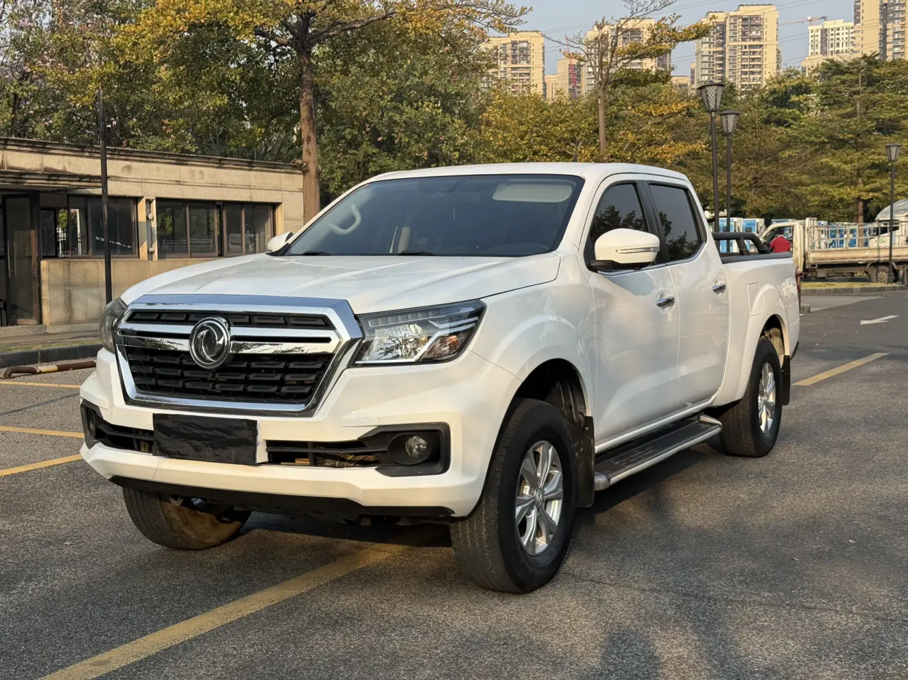 Dongfeng Ruiqi 6  из Китая