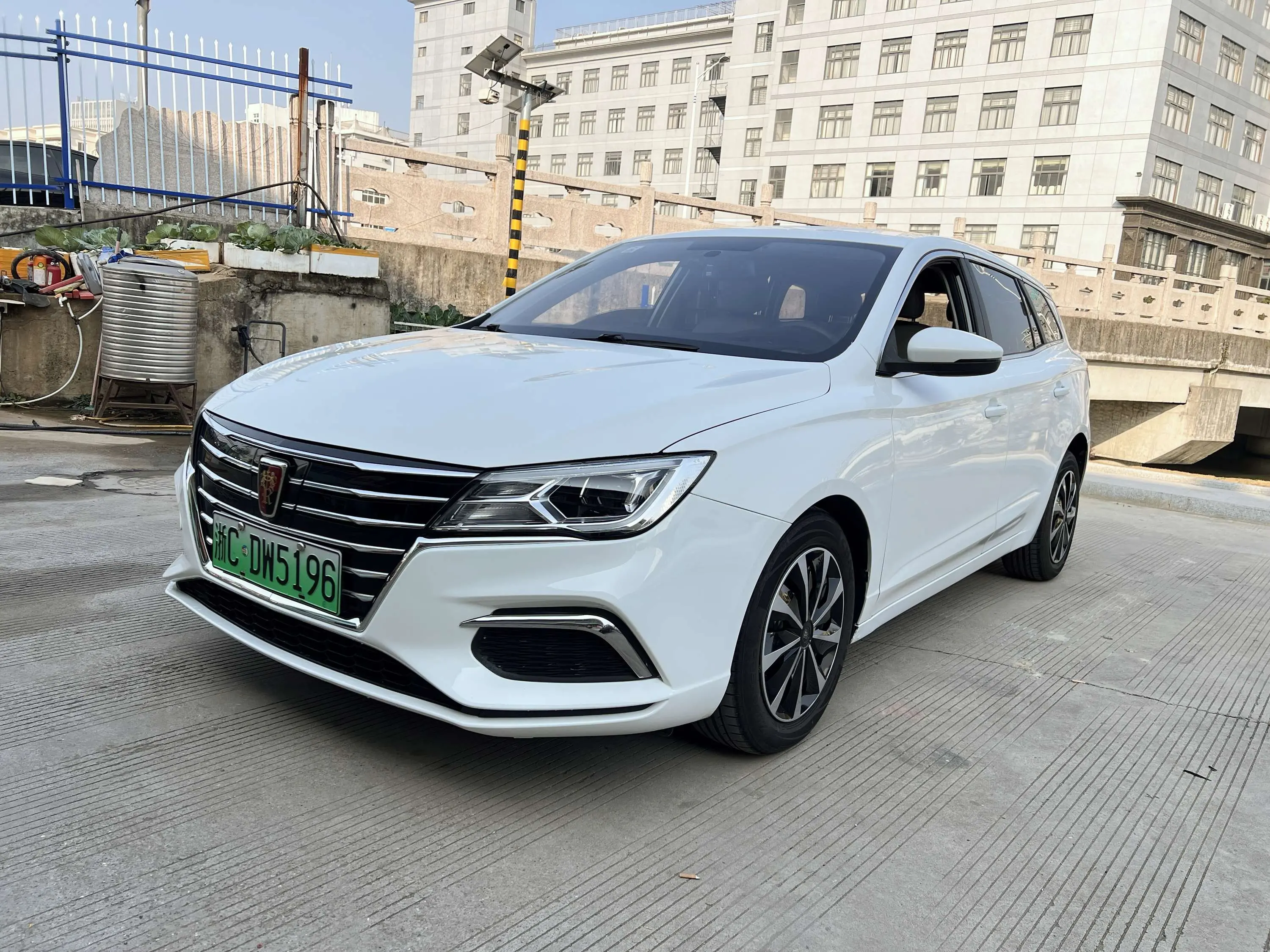 Roewe Ei5  из Китая