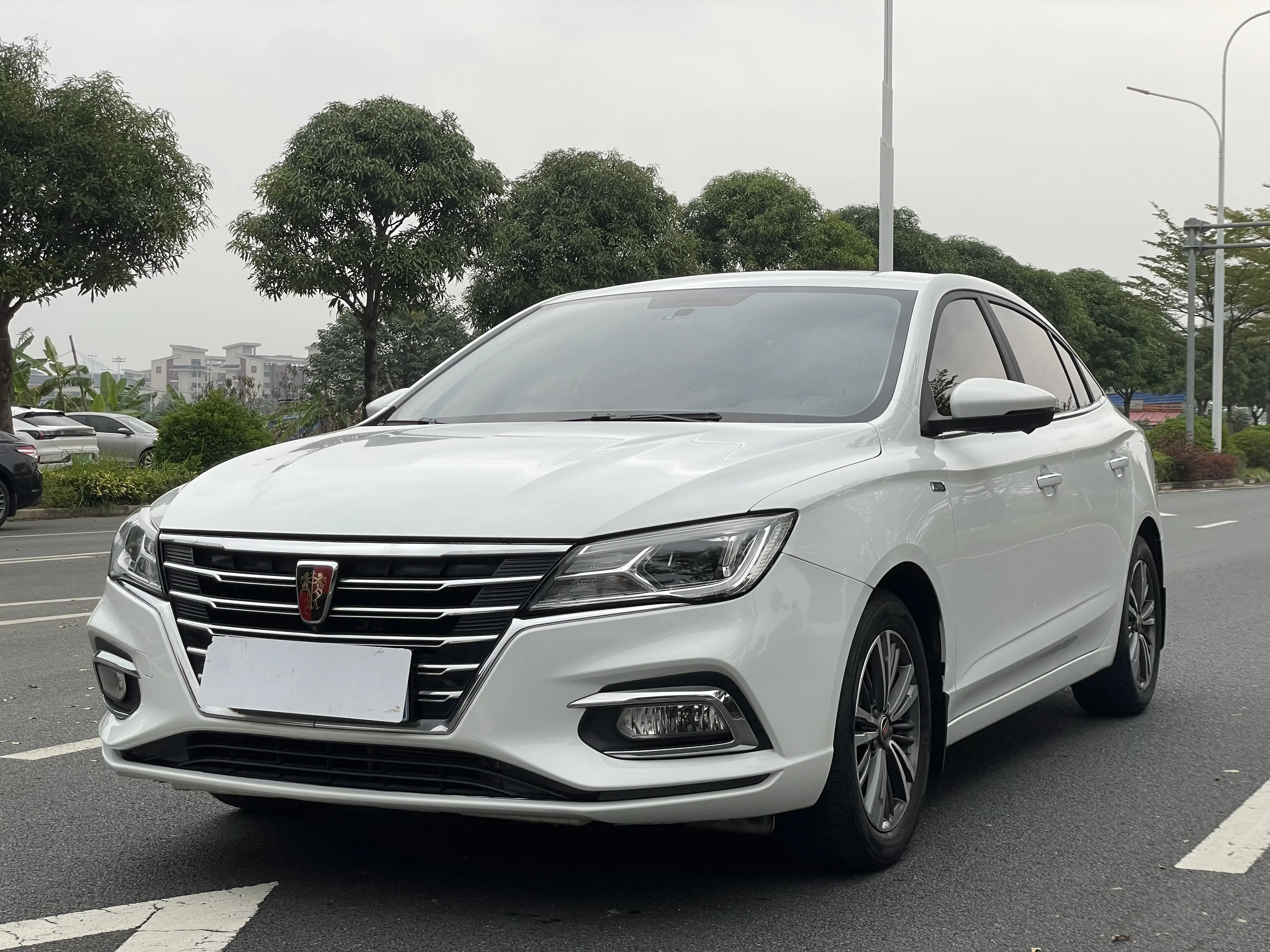 Roewe i5  из Китая