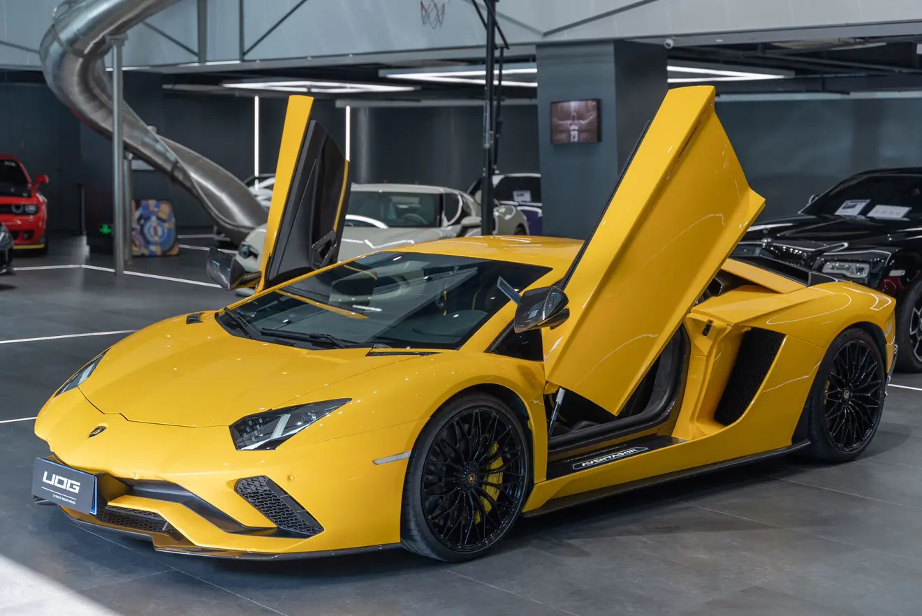 Lamborghini Aventador  из Китая