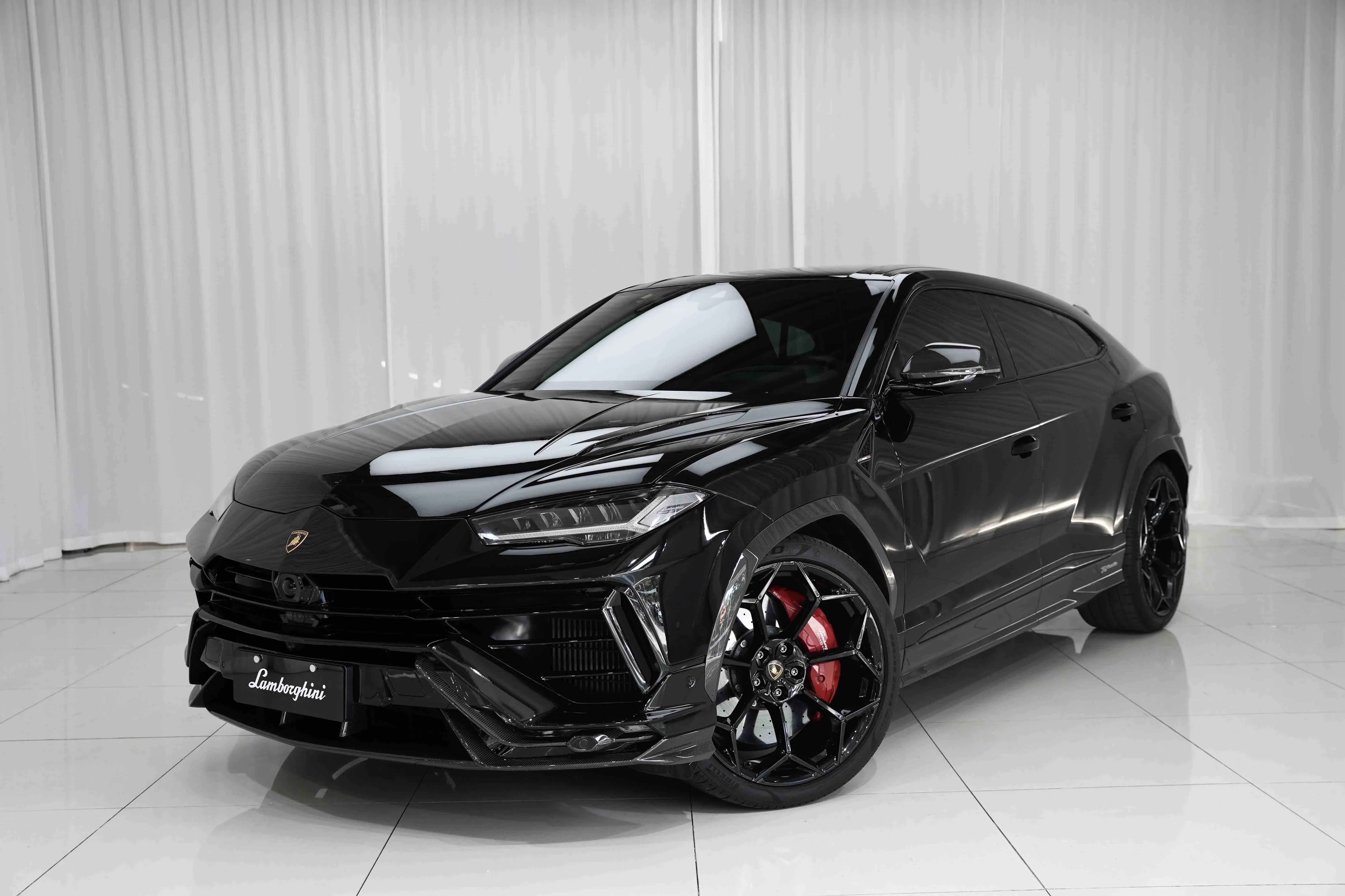 Lamborghini Urus  из Китая