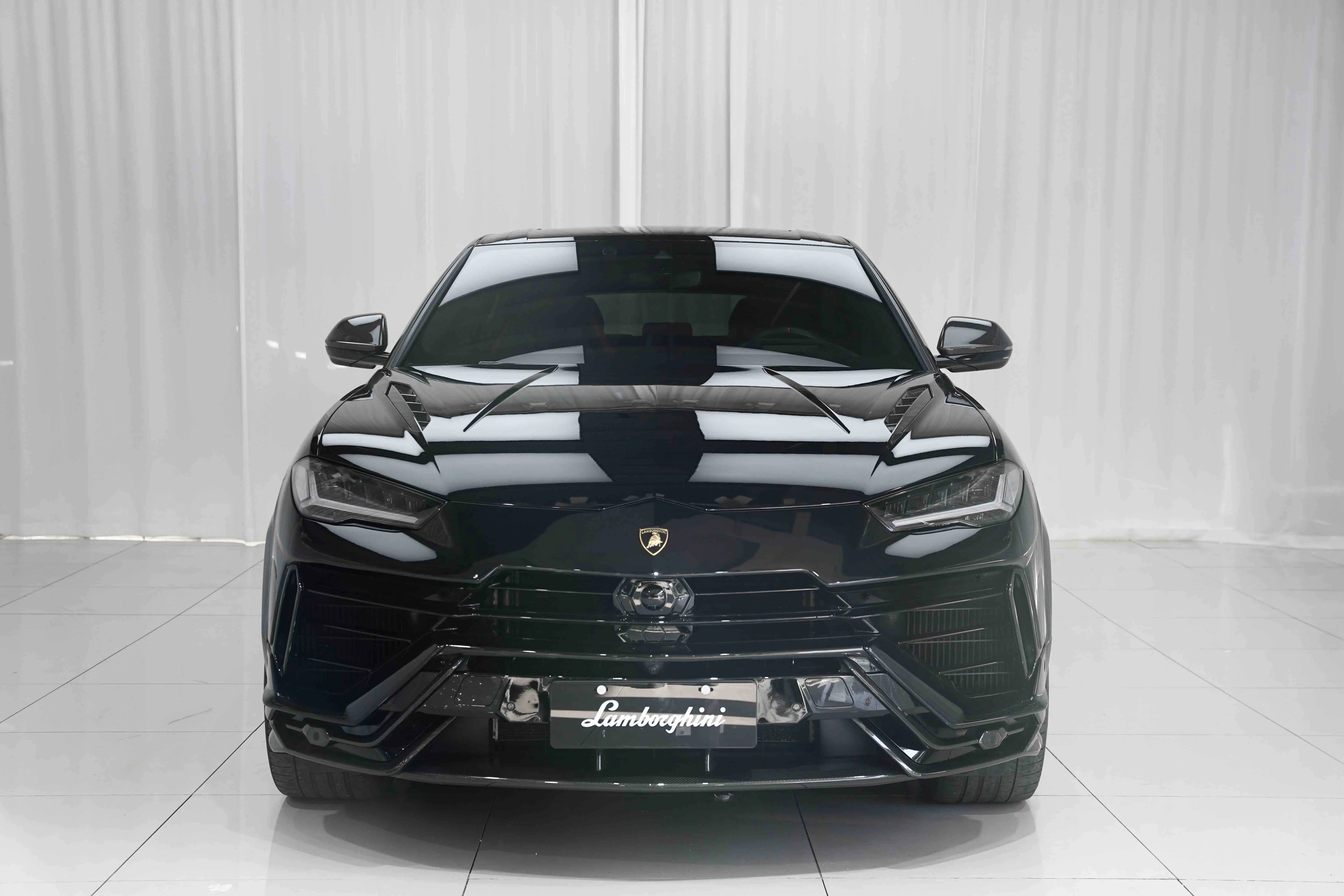 Lamborghini Urus  из Китая