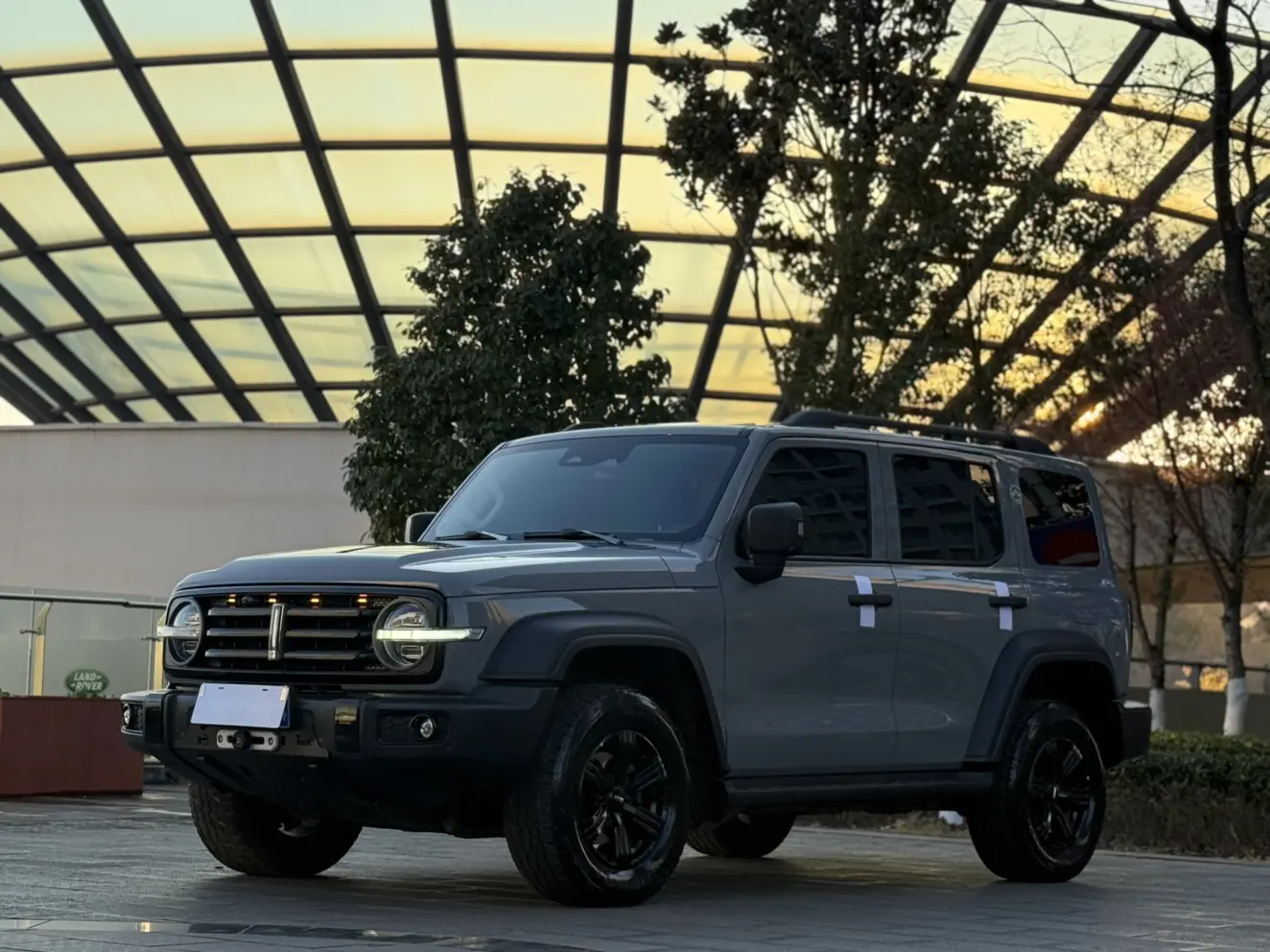 Tank 300  из Китая