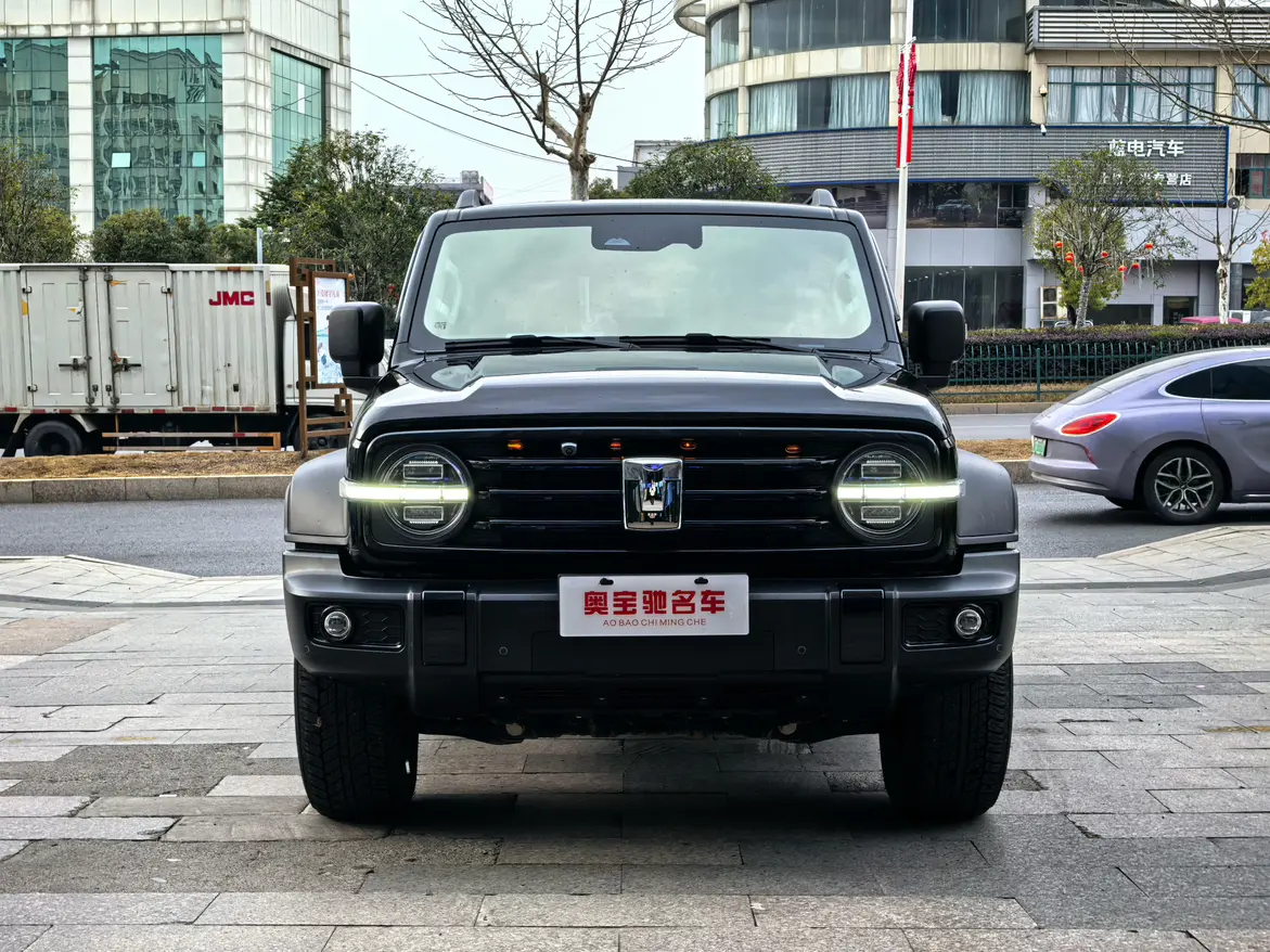 Tank 300  из Китая