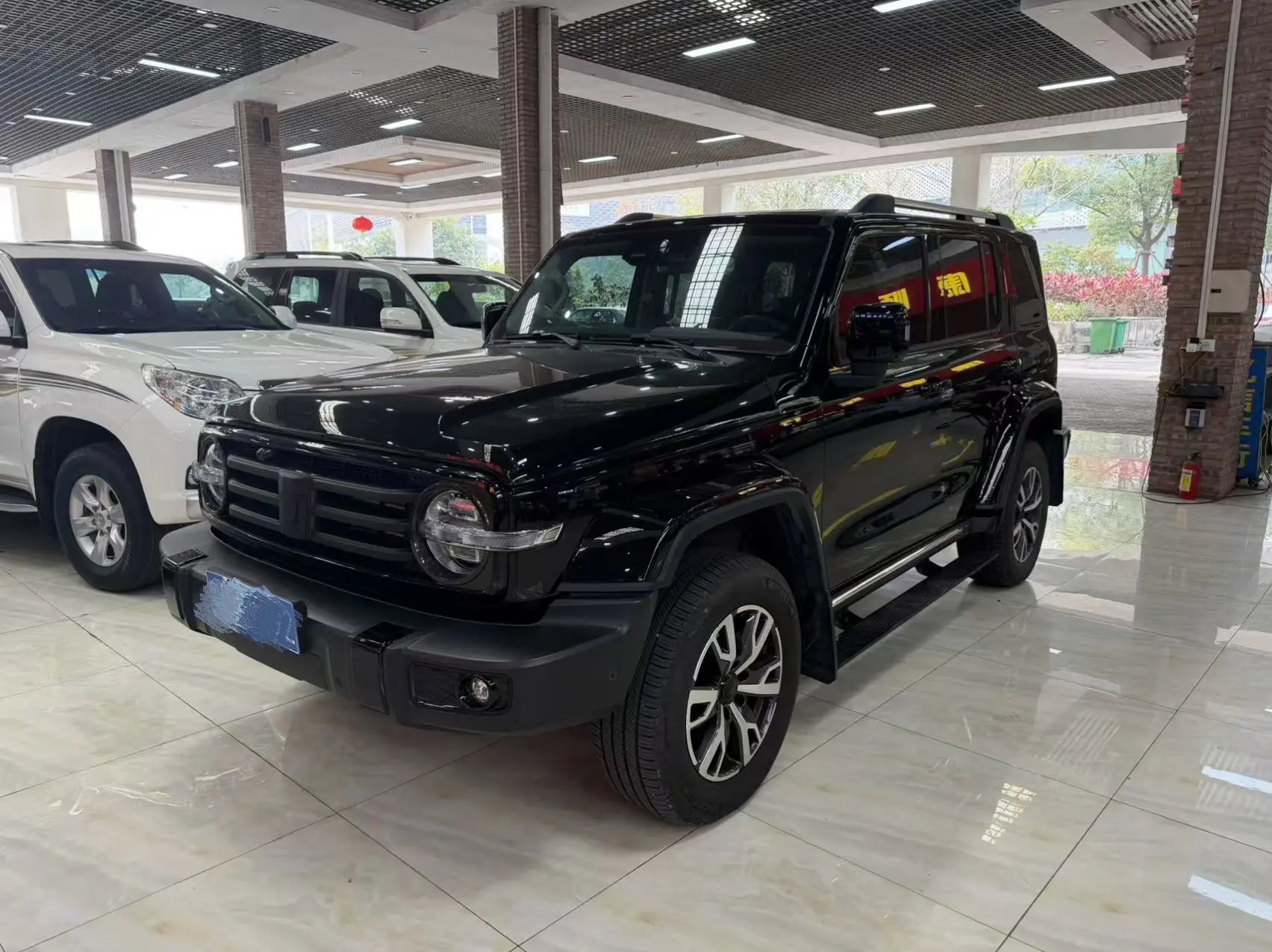 Tank 300  из Китая