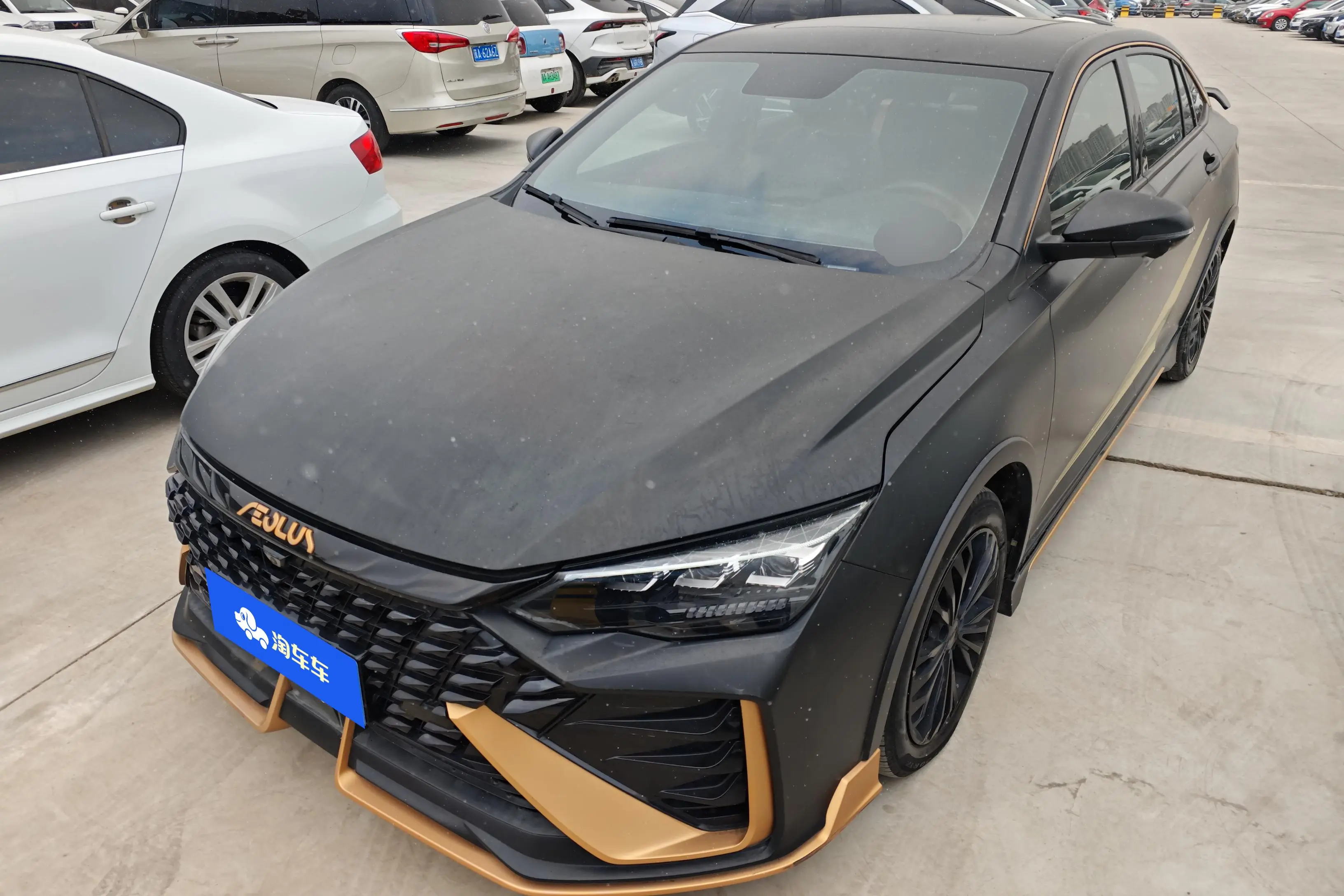 Dongfeng Yixuan MAX  из Китая