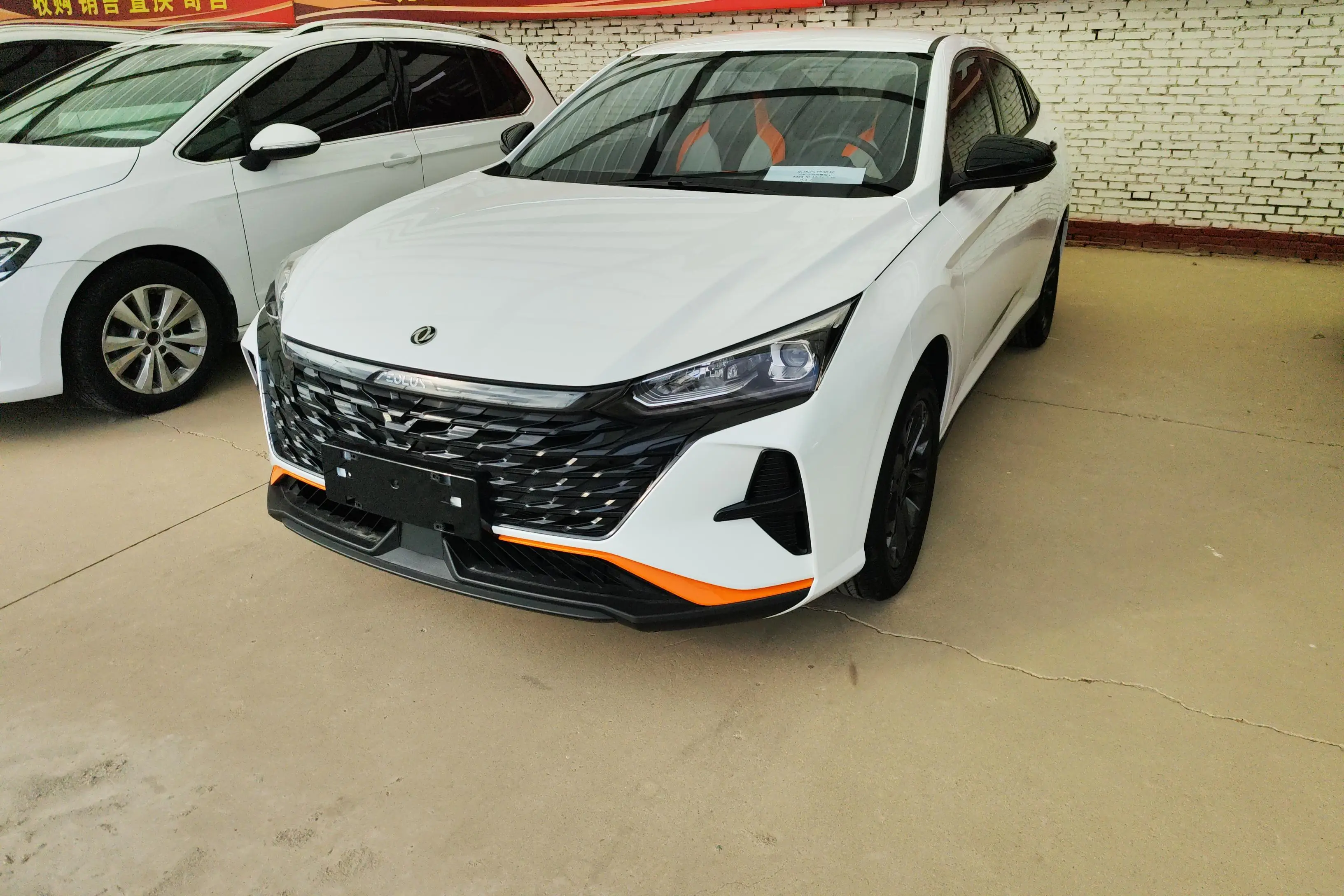 Dongfeng Yixuan  из Китая