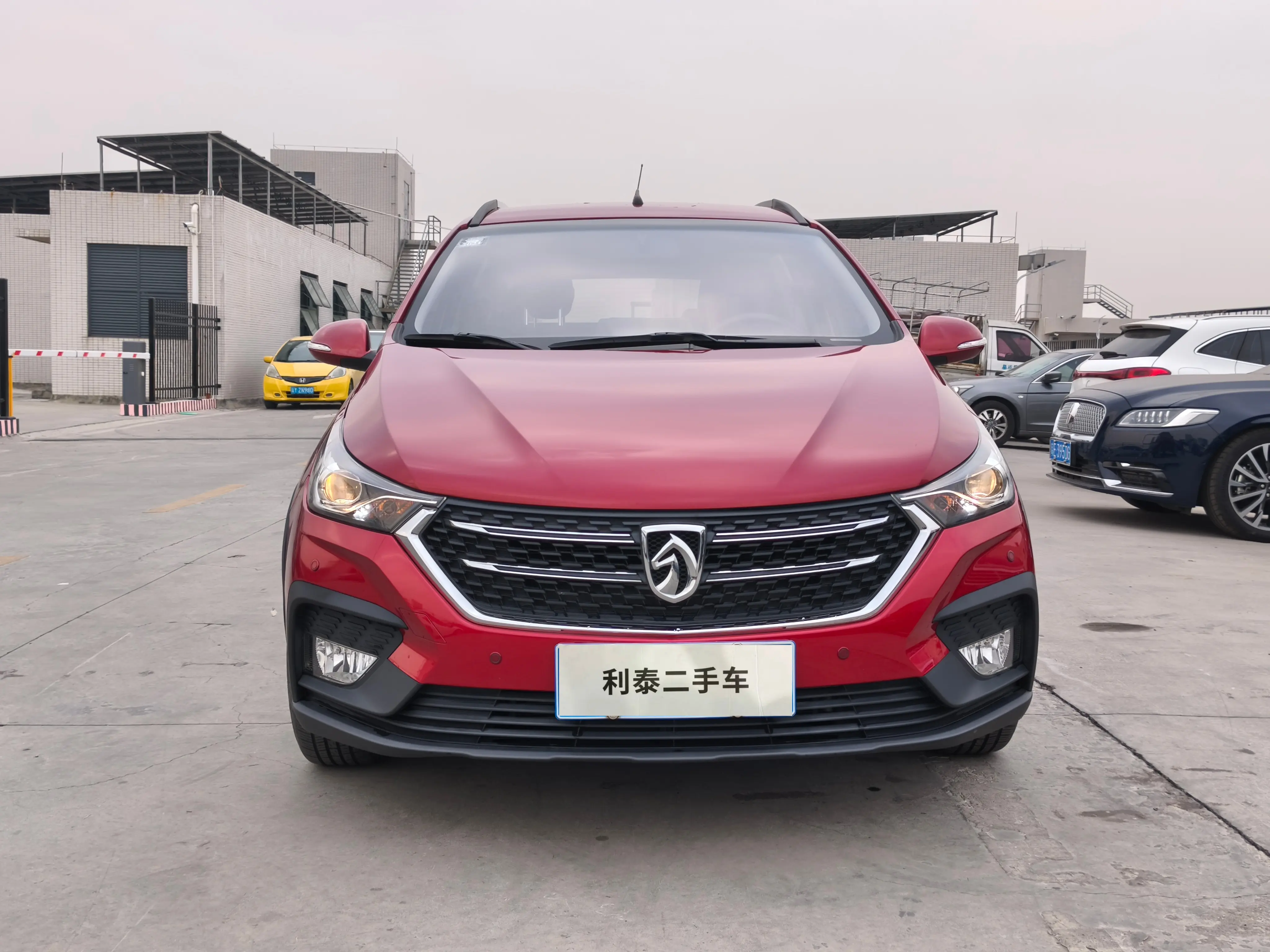 Baojun 310W  из Китая