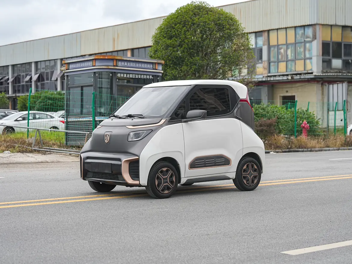 Baojun E200  из Китая