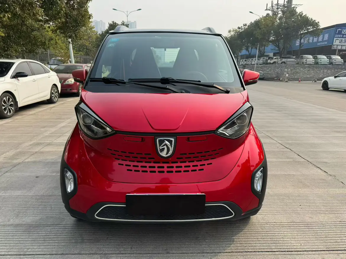 Baojun E100  из Китая