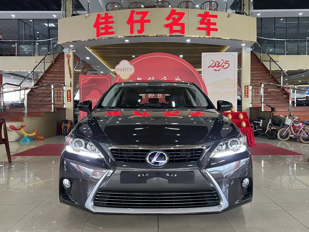 Lexus CT  из Китая