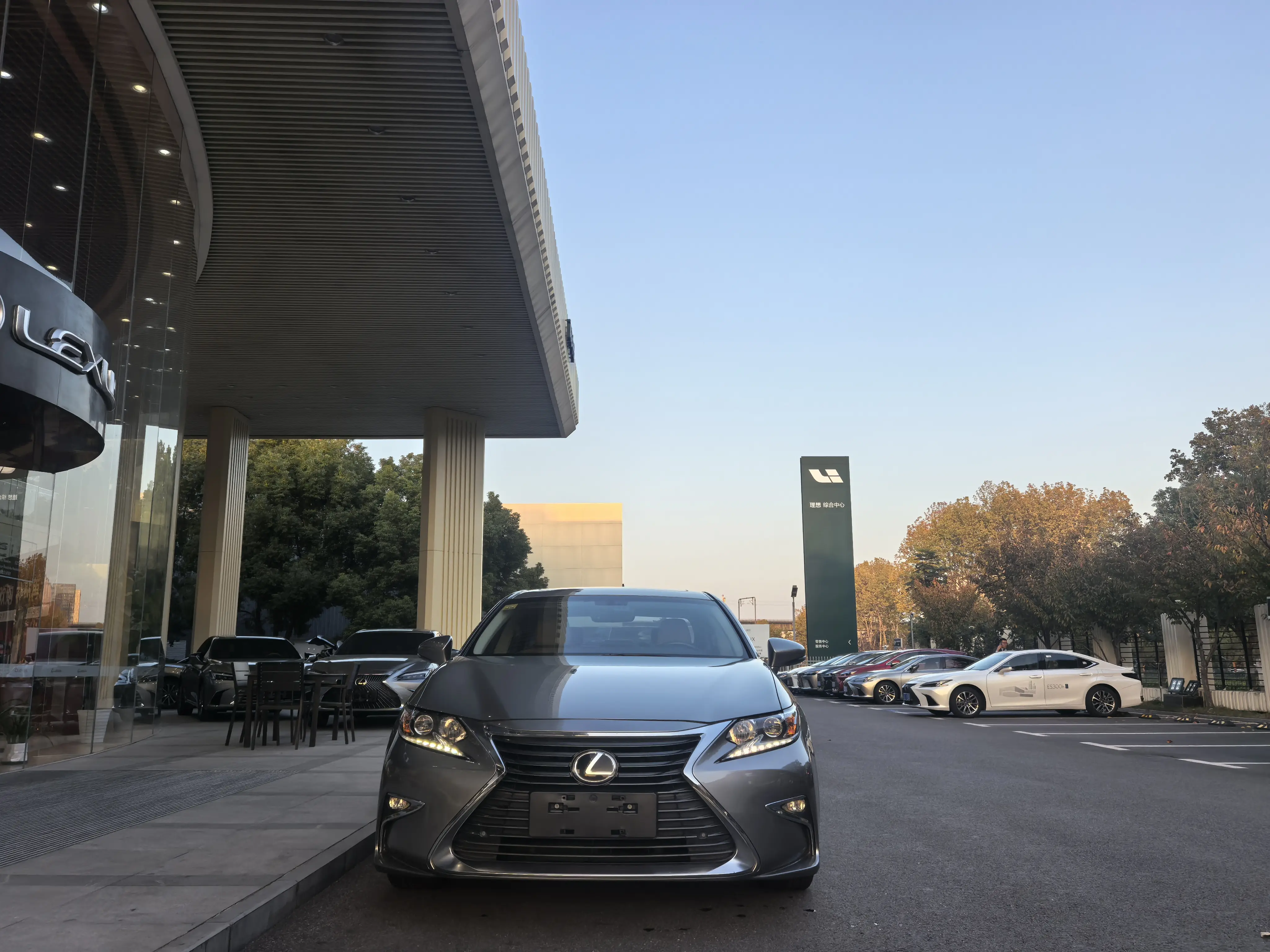 Lexus ES  из Китая